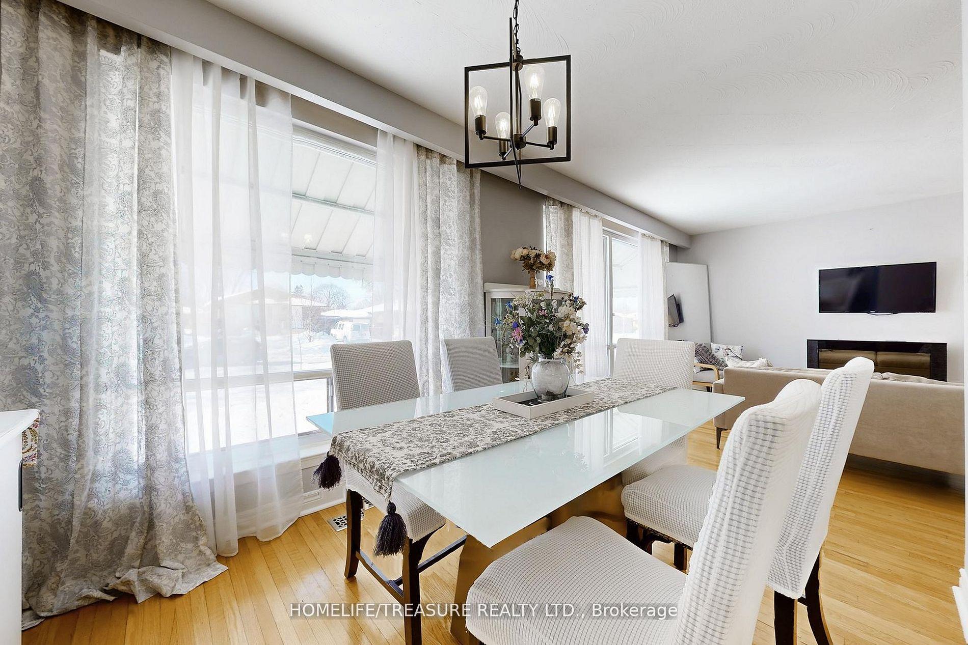 Photo 6 of 19 Brampton Road, Etobicoke, Willowridge-Martingrove-Richview — HOMEH