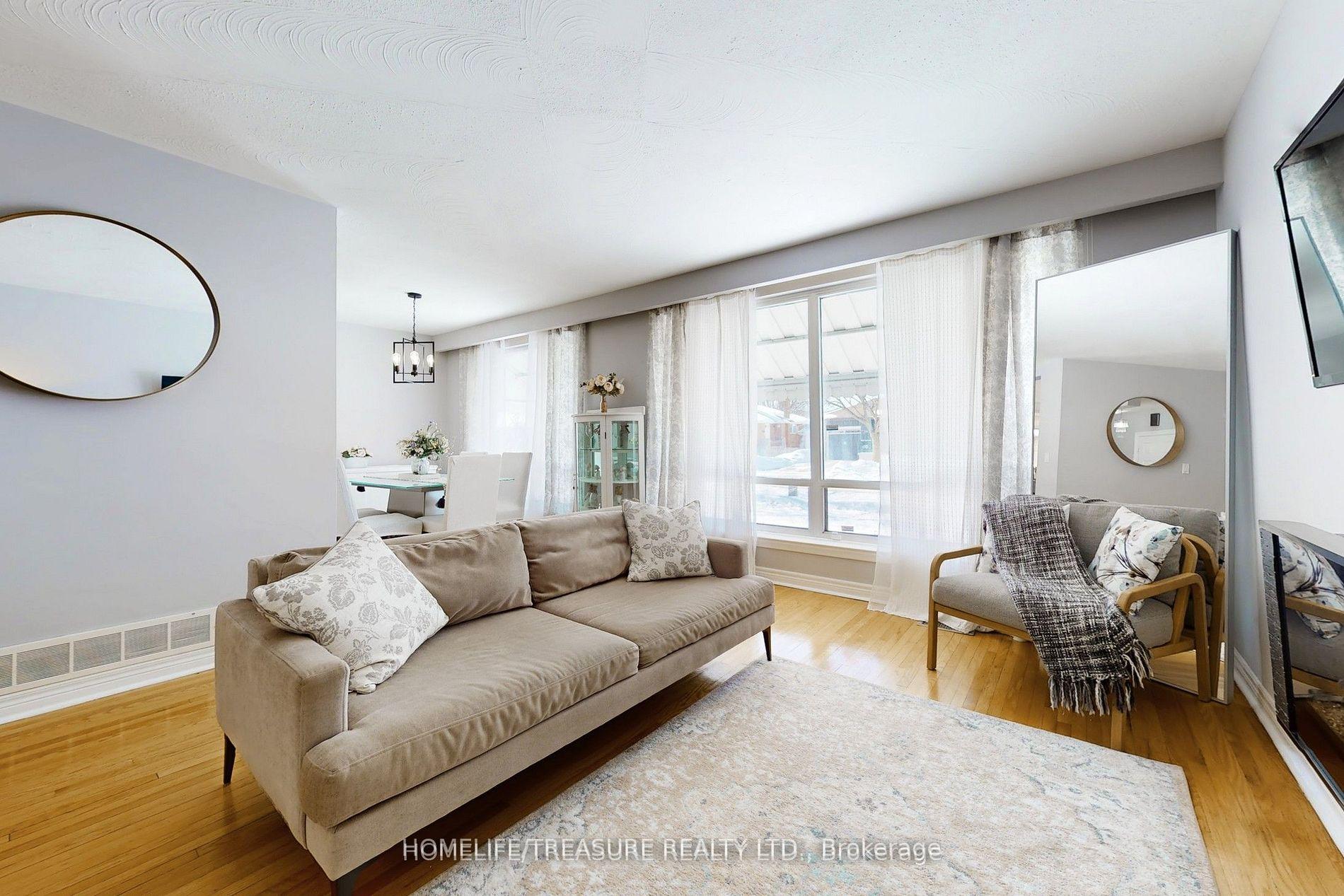 Photo 7 of 19 Brampton Road, Etobicoke, Willowridge-Martingrove-Richview — HOMEH