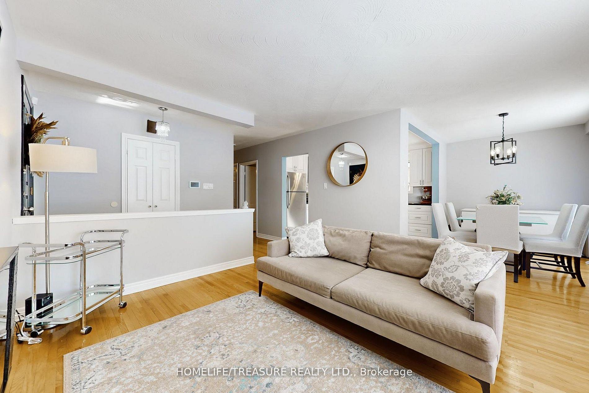 Photo 11 of 19 Brampton Road, Etobicoke, Willowridge-Martingrove-Richview — HOMEH