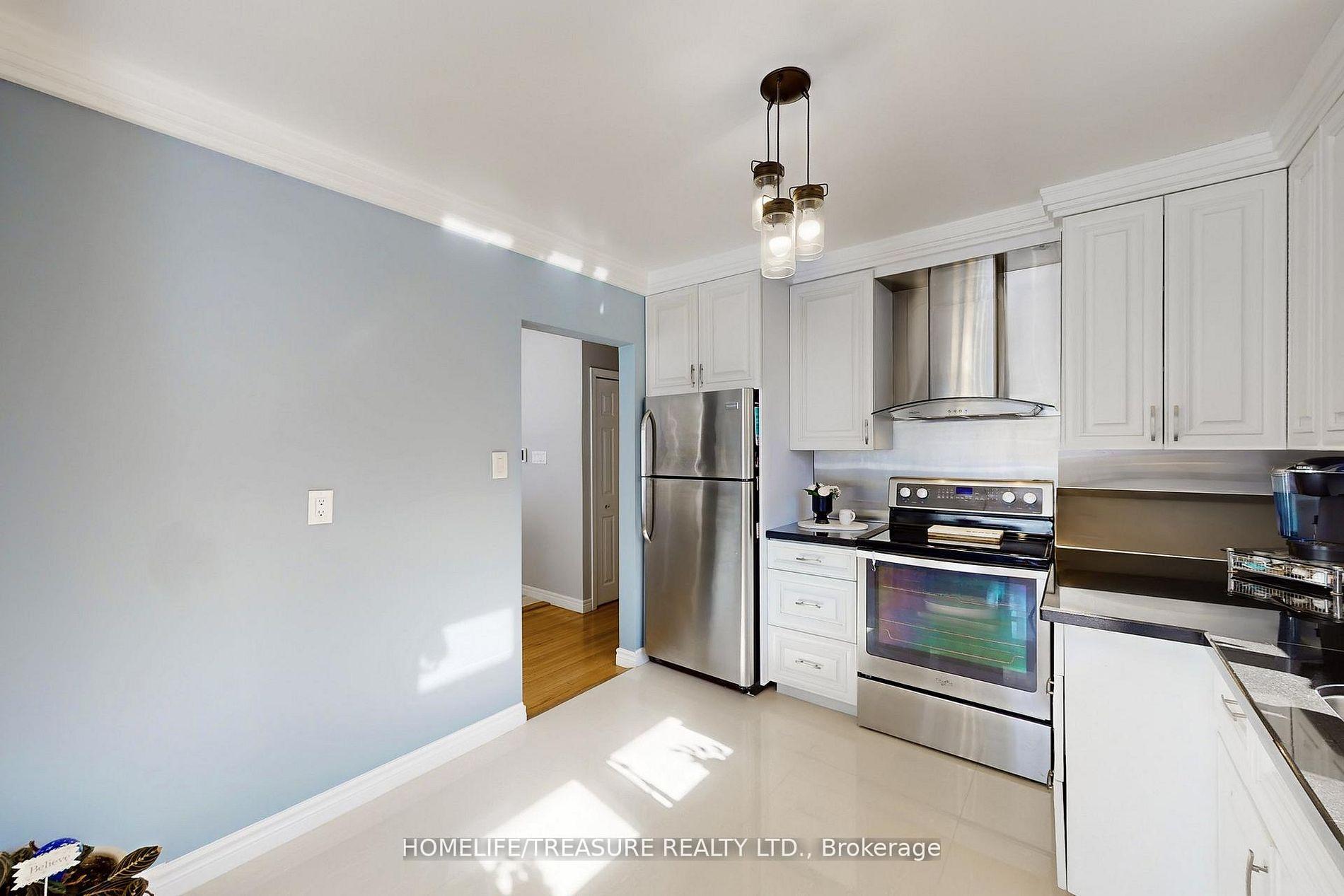 Photo 14 of 19 Brampton Road, Etobicoke, Willowridge-Martingrove-Richview — HOMEH