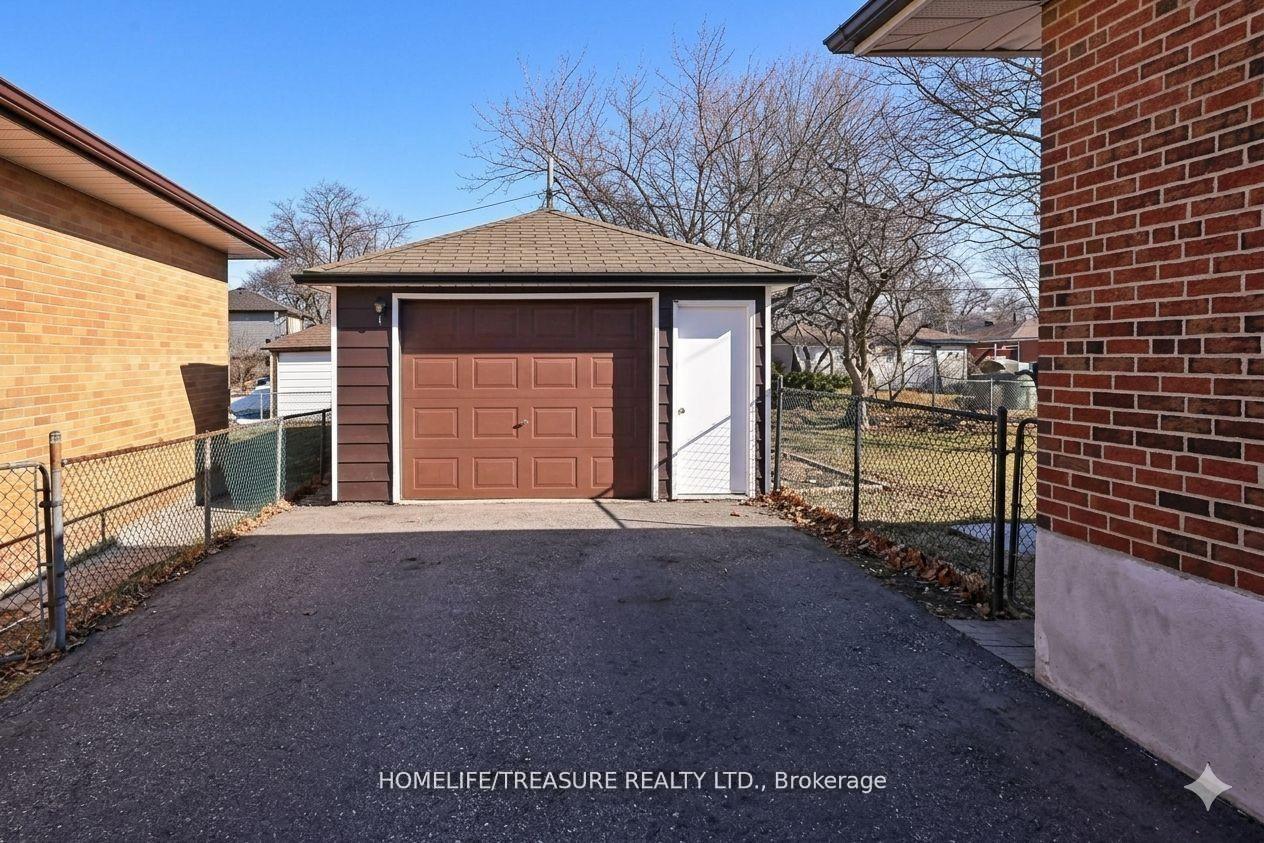 Photo 21 of 19 Brampton Road, Etobicoke, Willowridge-Martingrove-Richview — HOMEH