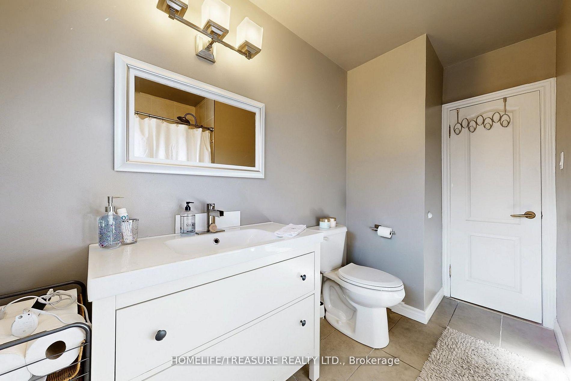 Photo 29 of 19 Brampton Road, Etobicoke, Willowridge-Martingrove-Richview — HOMEH