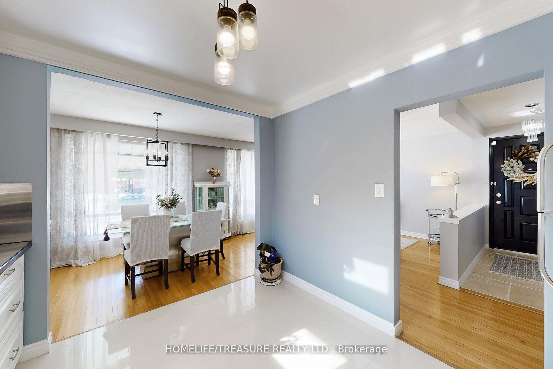 Photo 35 of 19 Brampton Road, Etobicoke, Willowridge-Martingrove-Richview — HOMEH