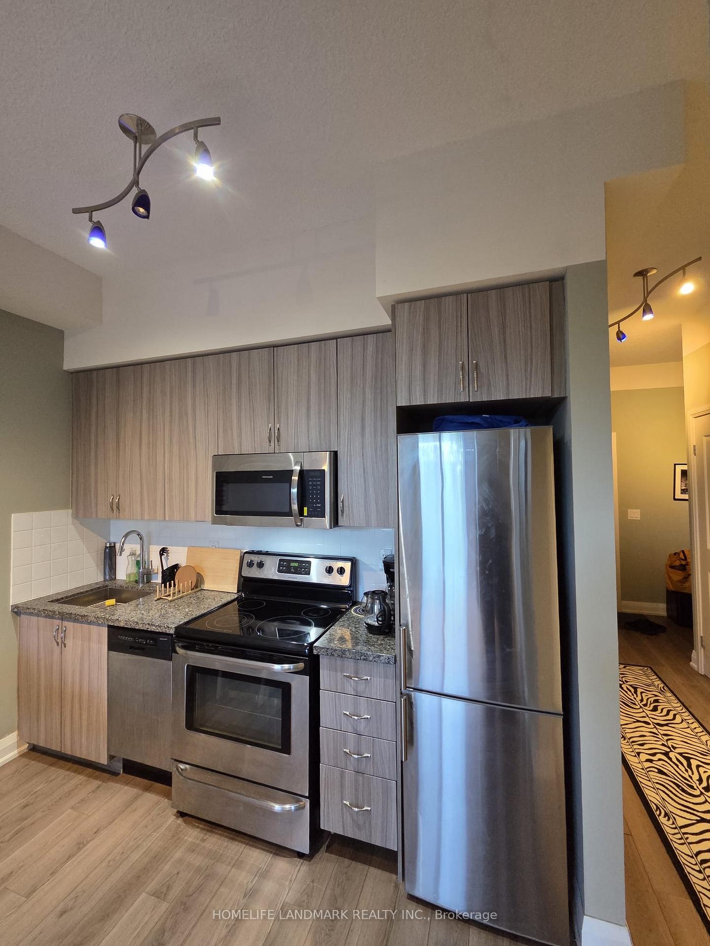 Photo 7 of Unit 236, 8763 Bayview Avenue, Richmond Hill, Doncrest — HOMEH