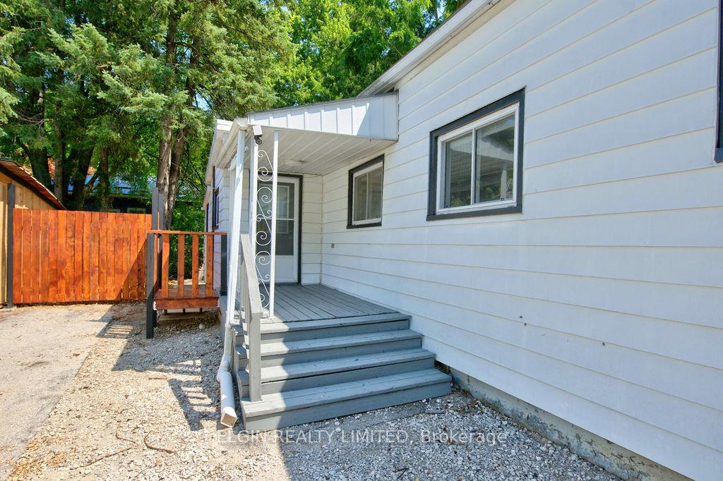 Photo 25 of 28 Walnut Street, St. Thomas — HOMEH