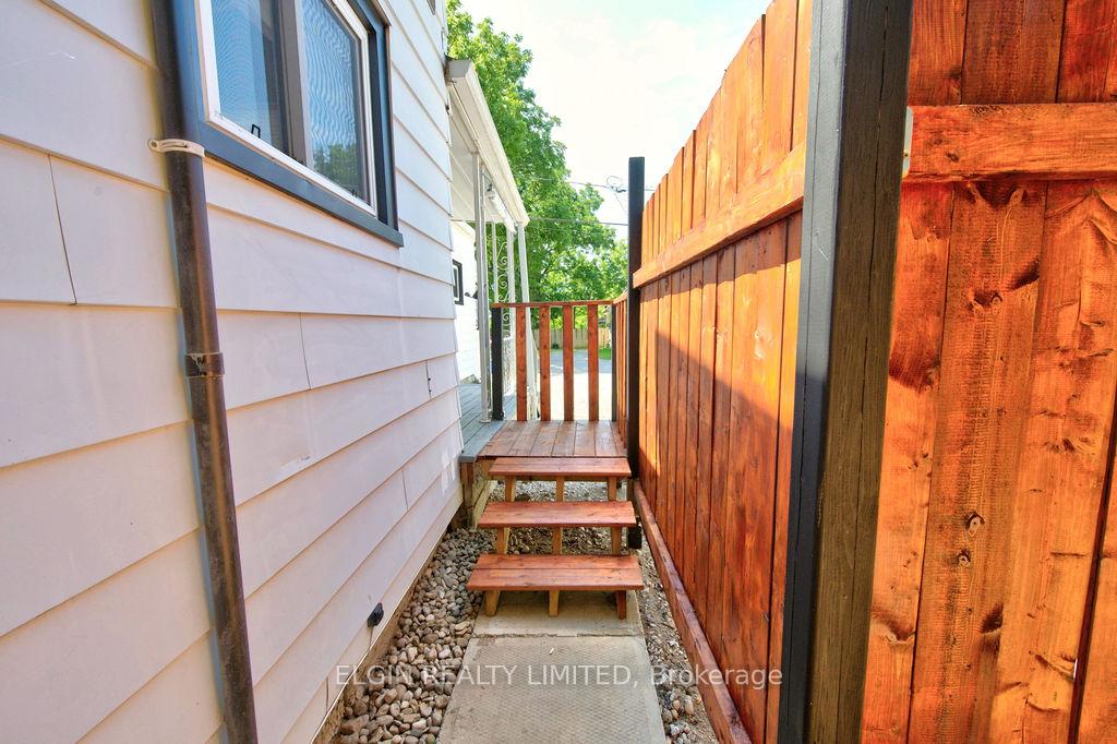Photo 26 of 28 Walnut Street, St. Thomas — HOMEH