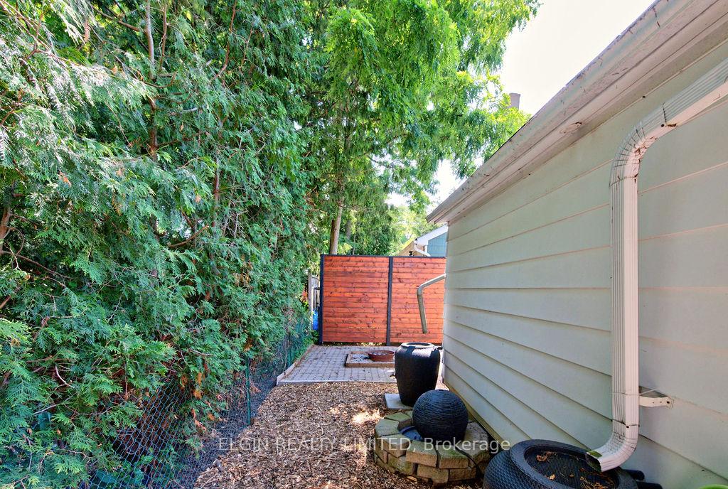 Photo 28 of 28 Walnut Street, St. Thomas — HOMEH