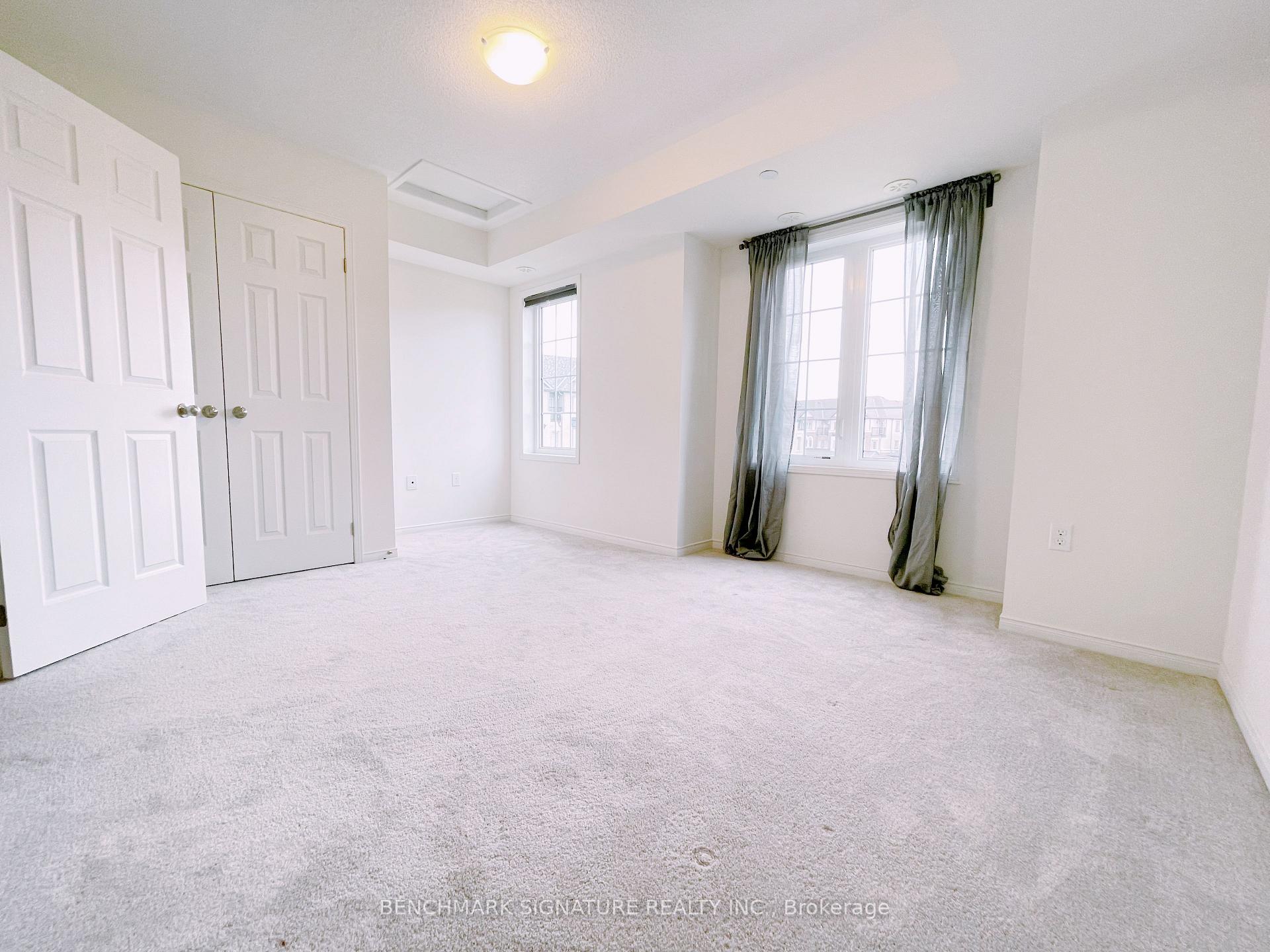 Photo 4 of 143 Giboulee Path, Oshawa, Windfields — HOMEH