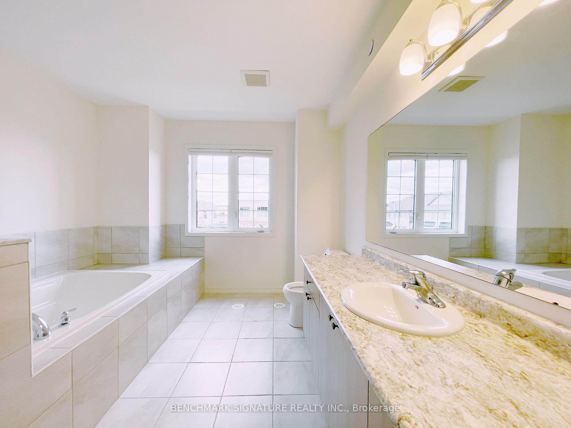 Photo 12 of 143 Giboulee Path, Oshawa, Windfields — HOMEH