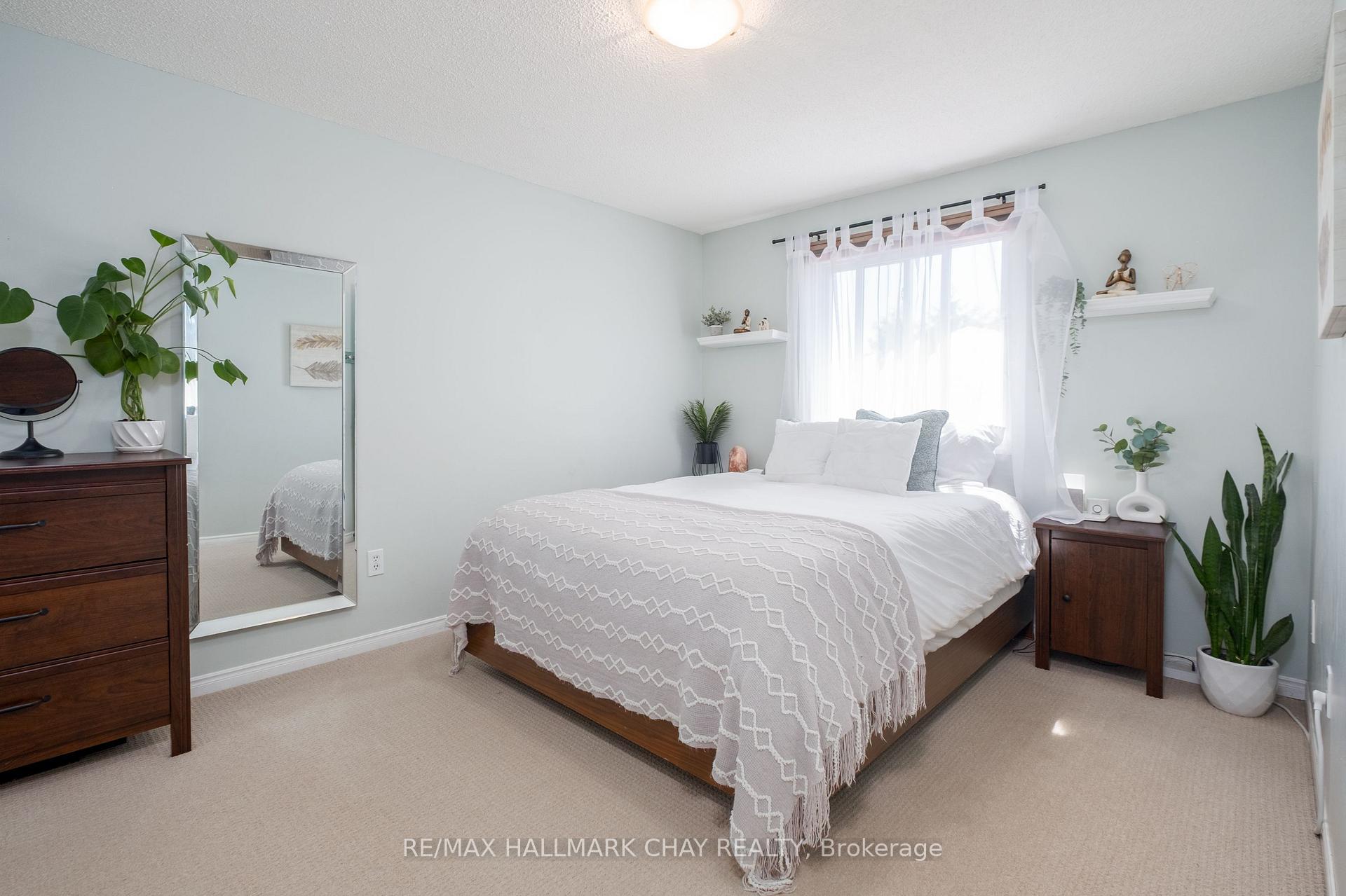 Photo 17 of 54 Wallace Drive, Barrie, Northwest — HOMEH