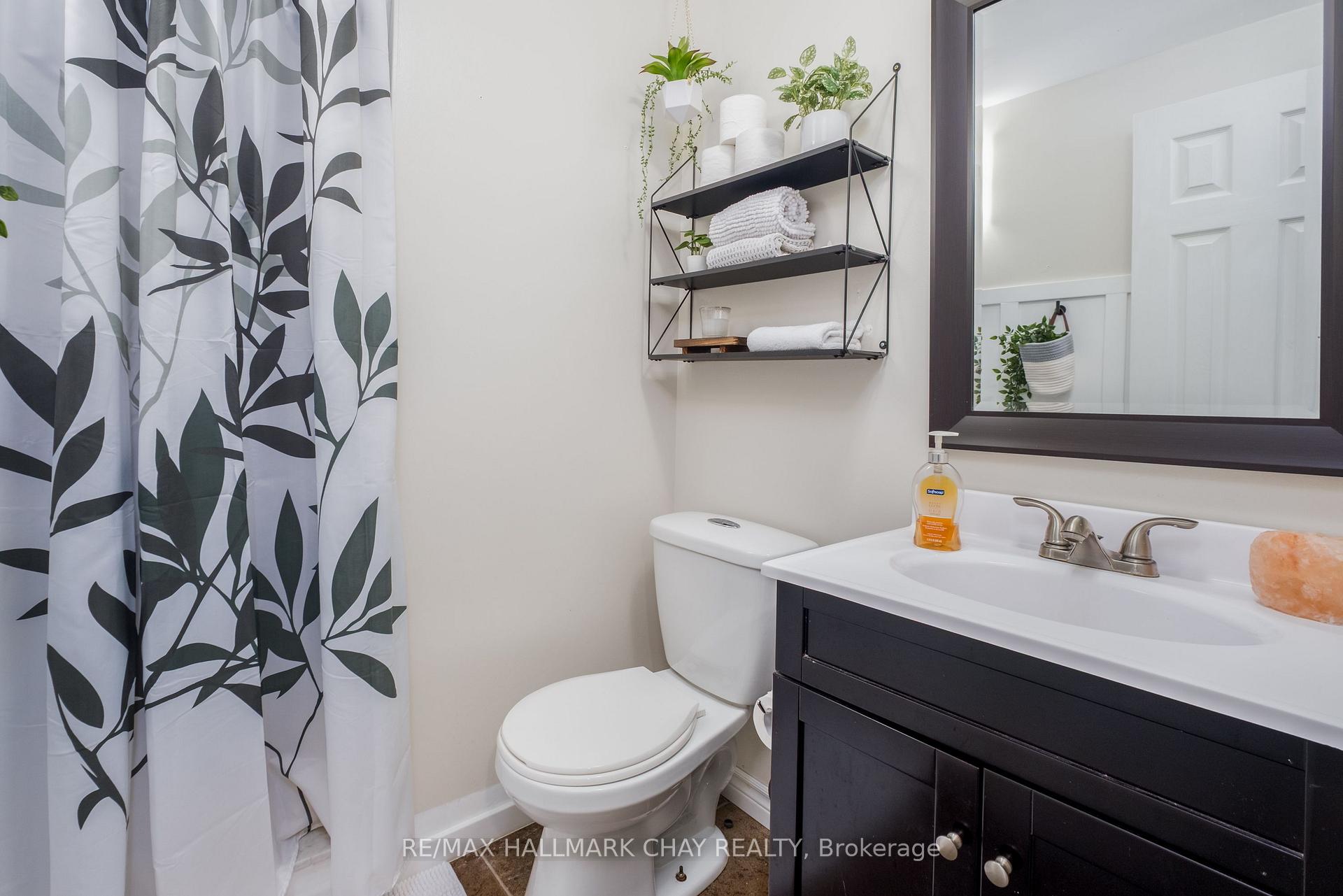 Photo 22 of 54 Wallace Drive, Barrie, Northwest — HOMEH