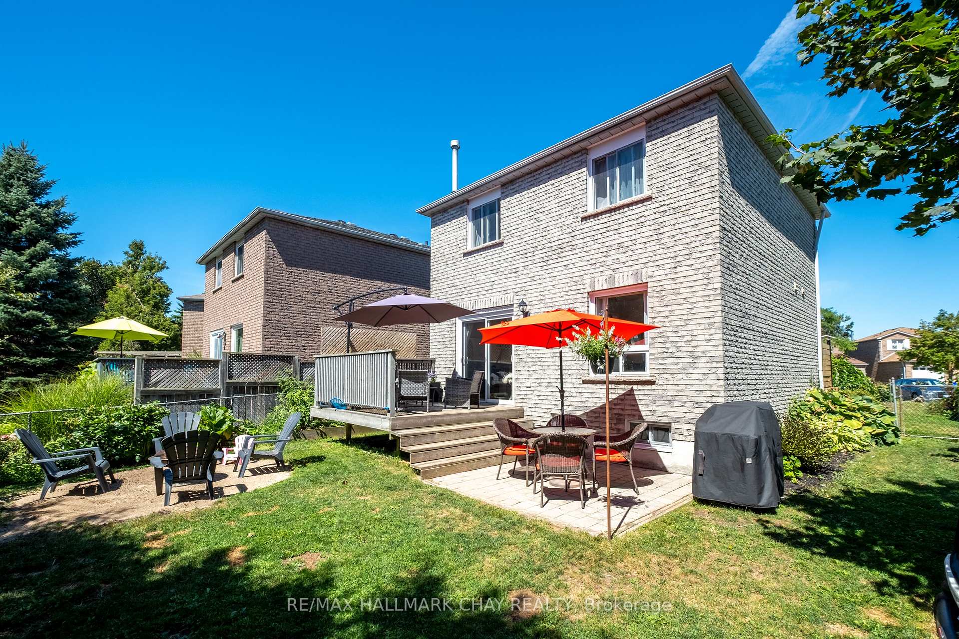 Photo 25 of 54 Wallace Drive, Barrie, Northwest — HOMEH