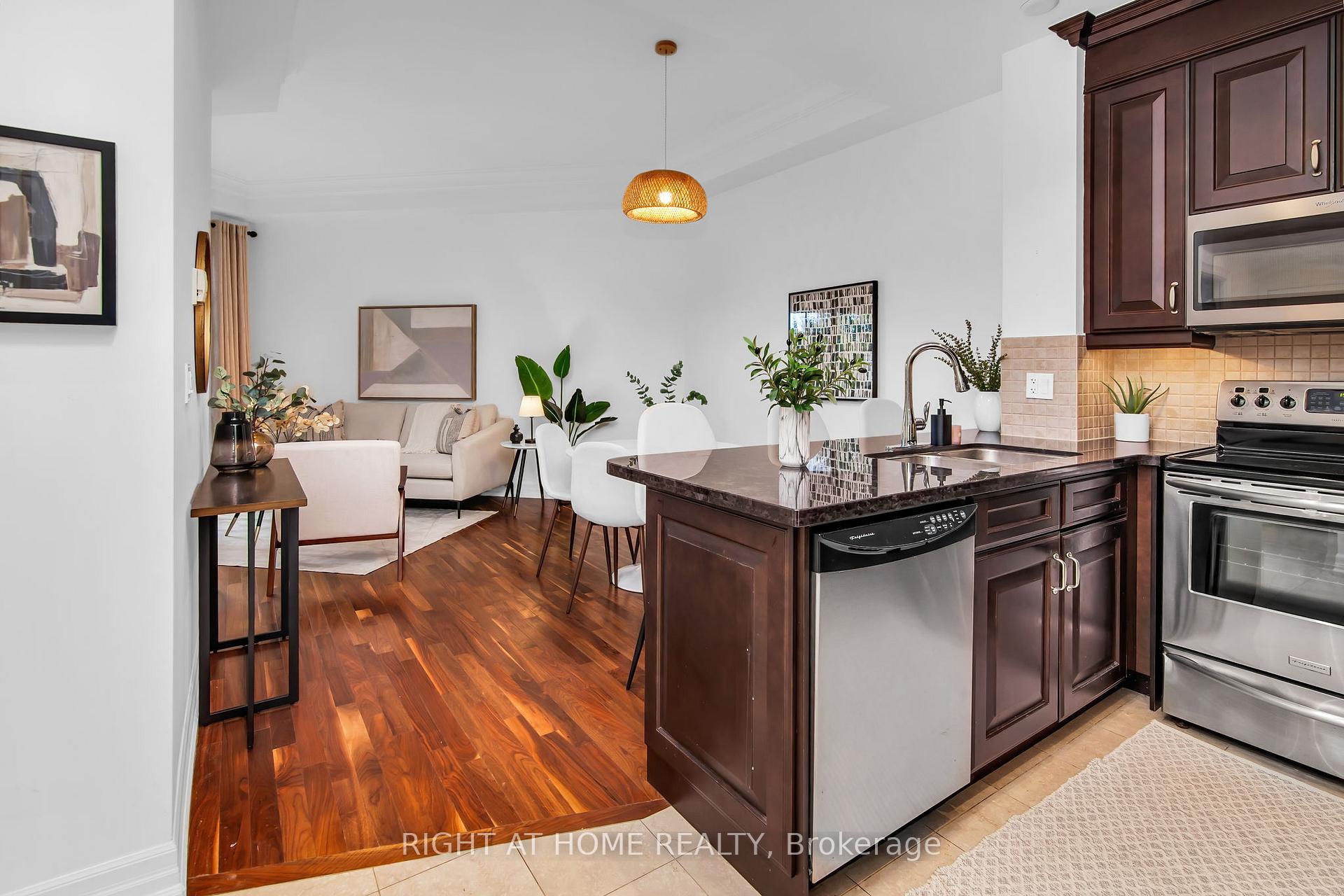 Photo 9 of Unit 306, 20 Burkebrook Place, North York, Bridle Path-Sunnybrook-York Mills — HOMEH