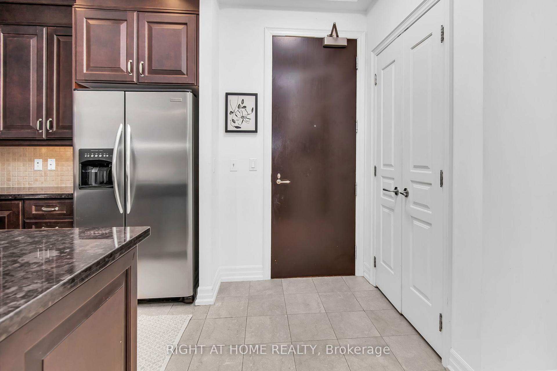 Photo 10 of Unit 306, 20 Burkebrook Place, North York, Bridle Path-Sunnybrook-York Mills — HOMEH