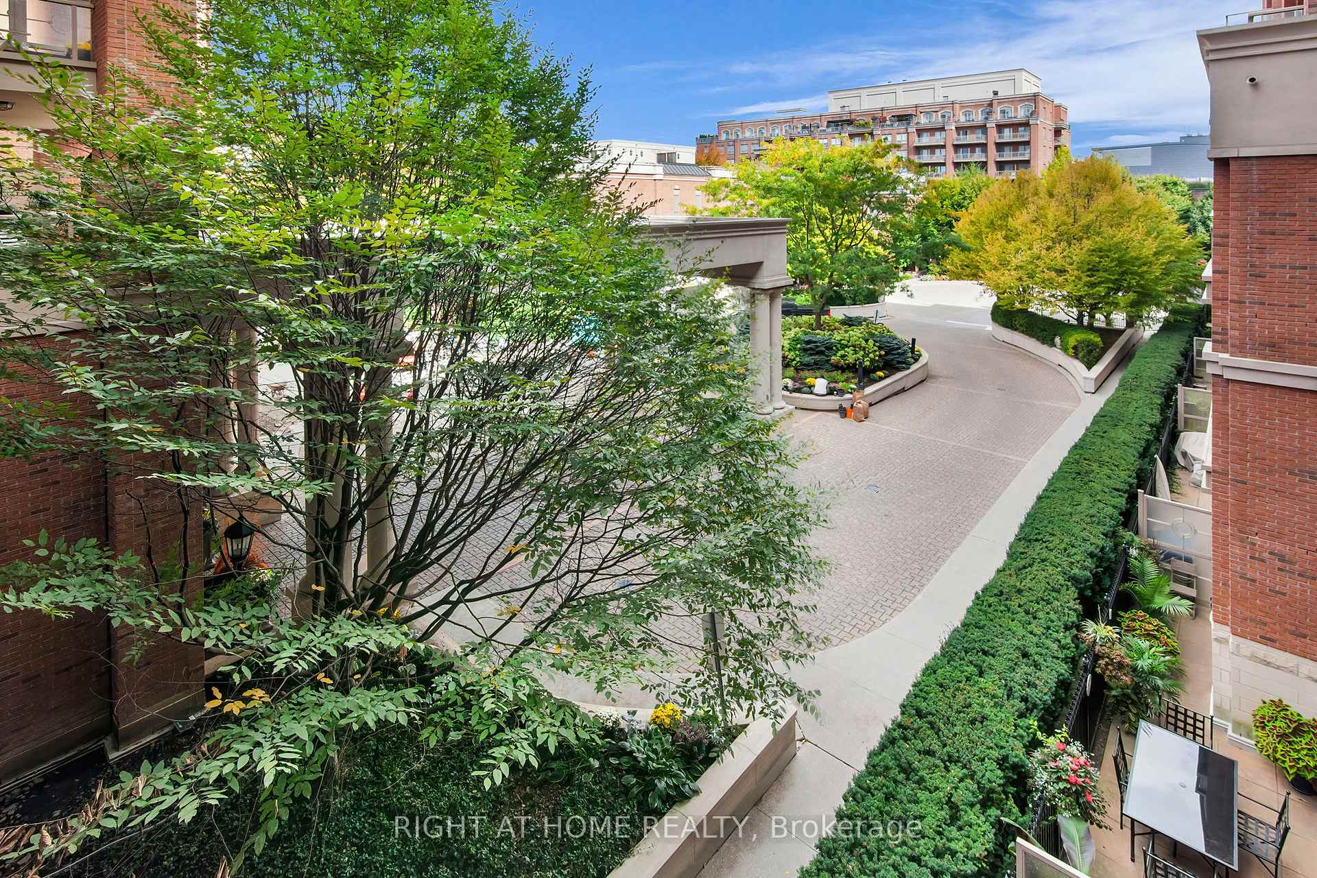 Photo 30 of Unit 306, 20 Burkebrook Place, North York, Bridle Path-Sunnybrook-York Mills — HOMEH