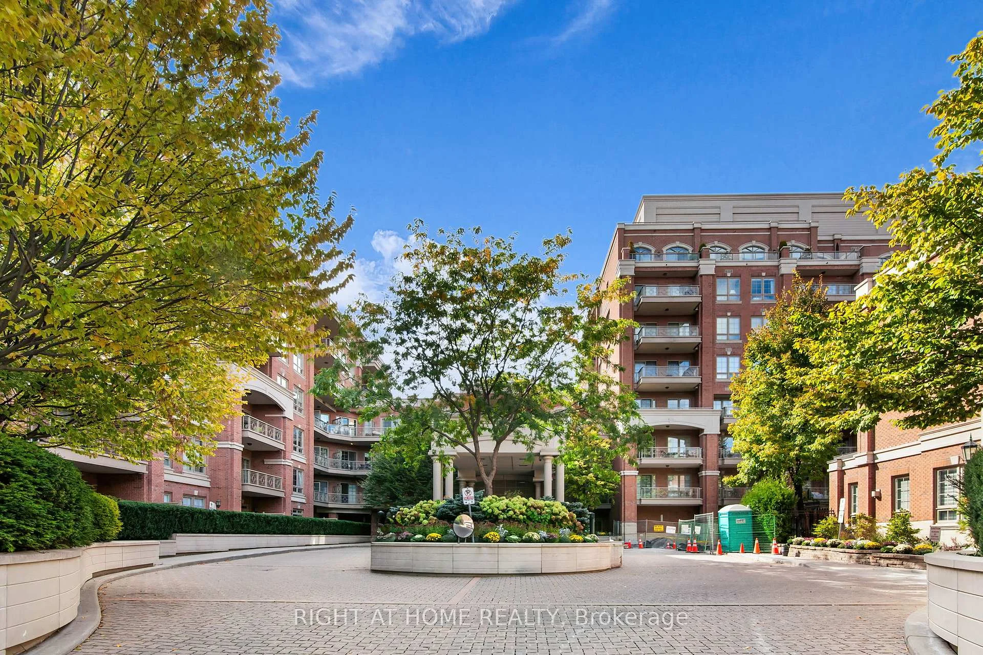 Photo 8 of Unit 306, 20 Burkebrook Place, North York, Bridle Path-Sunnybrook-York Mills — HOMEH