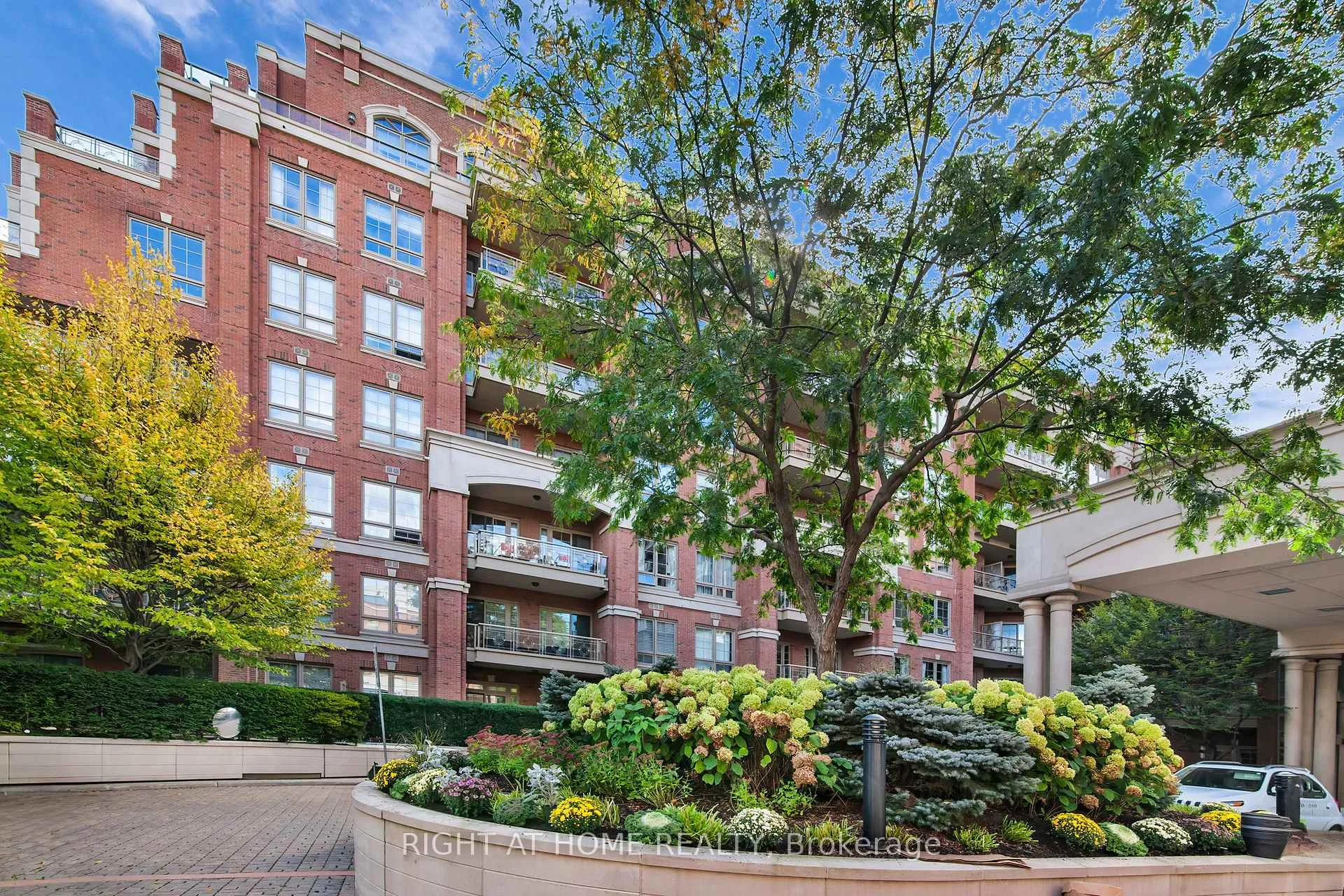 Photo 11 of Unit 306, 20 Burkebrook Place, North York, Bridle Path-Sunnybrook-York Mills — HOMEH