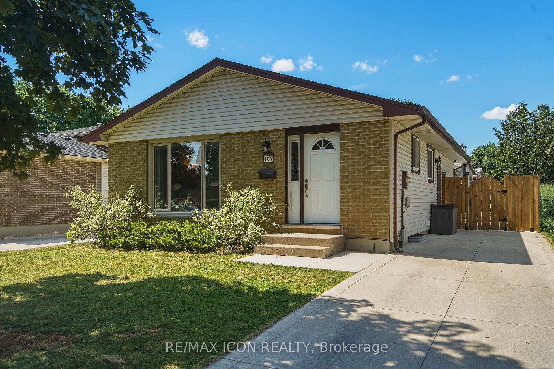 Photo 1 of 107 Rosamond Crescent, London, South X — HOMEH