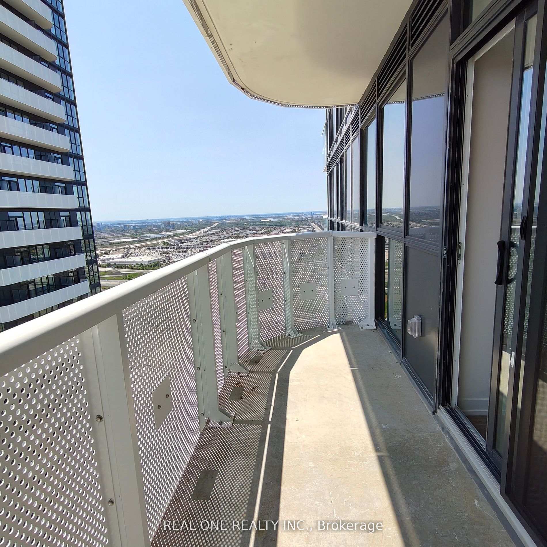 Photo 6 of Unit 4005, 225 Commerce Street, Vaughan, Vaughan Corporate Centre — HOMEH