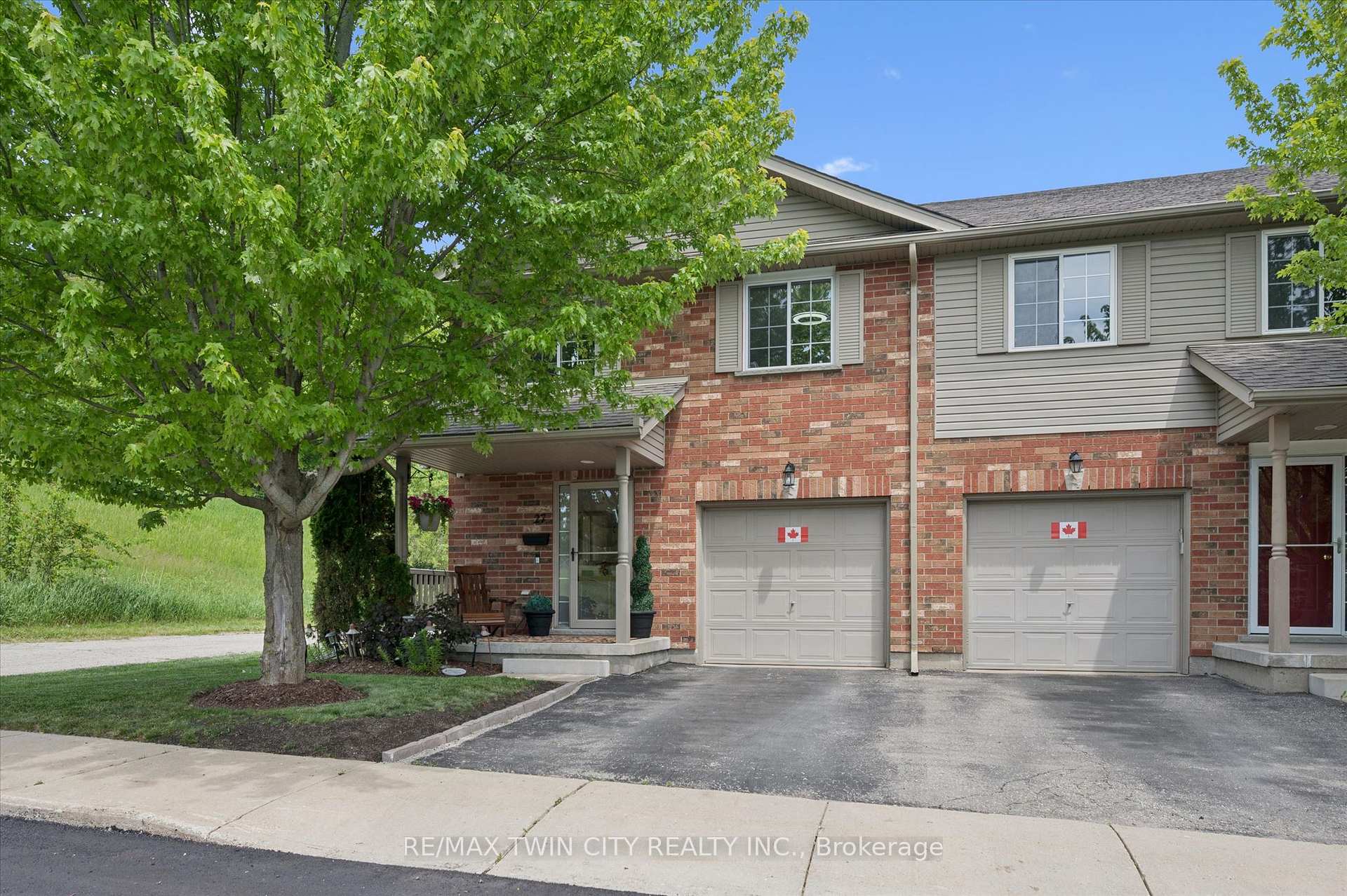 Photo 1 of Unit 27, 30 Bryan Court, Kitchener, Idlewood — HOMEH