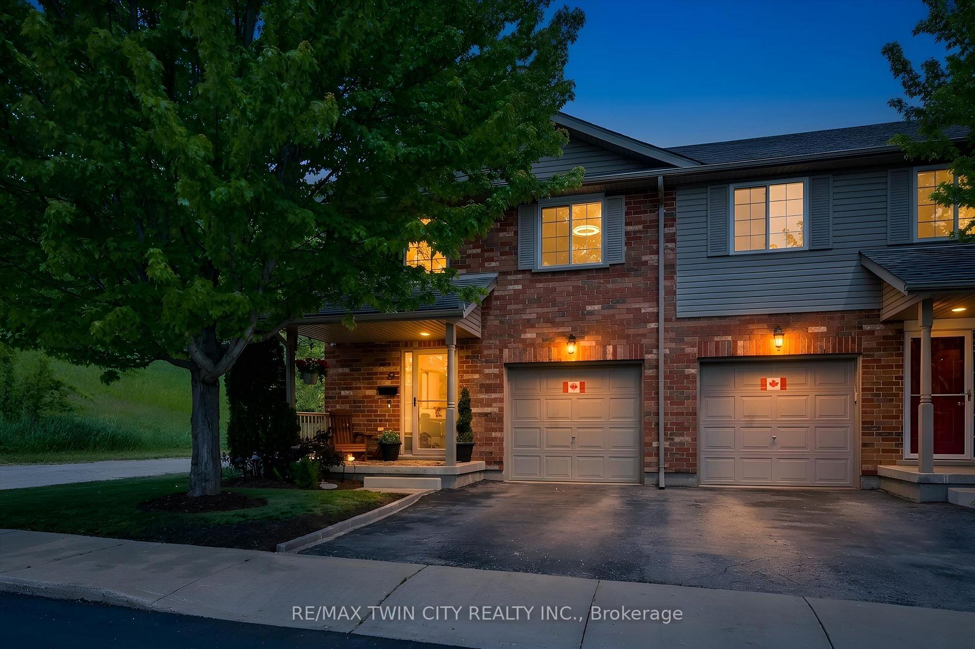 Photo 2 of Unit 27, 30 Bryan Court, Kitchener, Idlewood — HOMEH