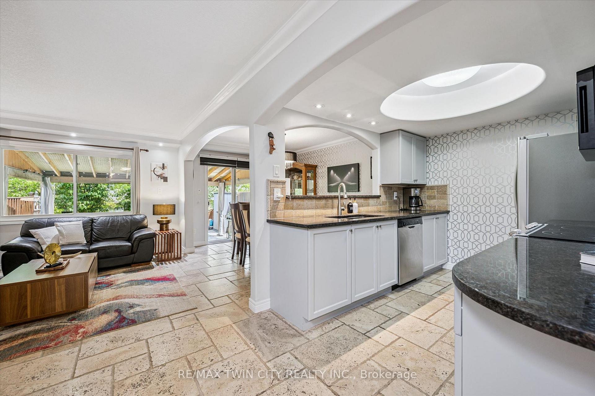 Photo 6 of Unit 27, 30 Bryan Court, Kitchener, Idlewood — HOMEH