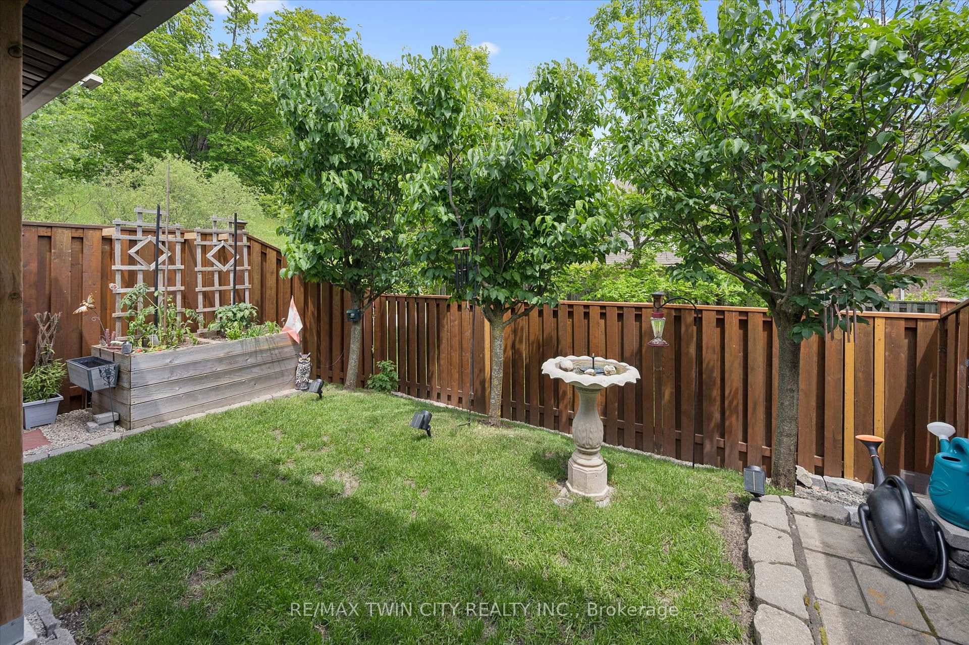 Photo 22 of Unit 27, 30 Bryan Court, Kitchener, Idlewood — HOMEH