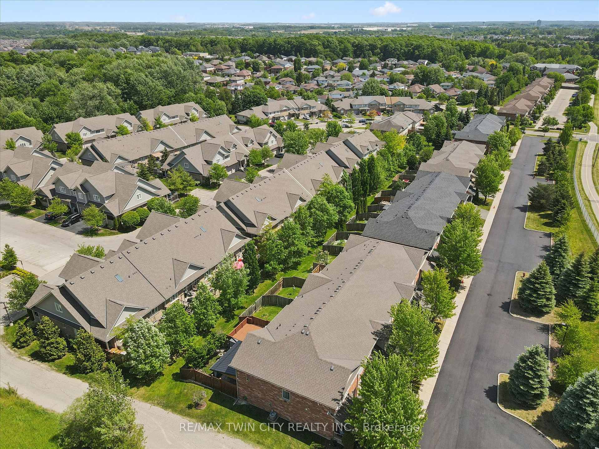 Photo 26 of Unit 27, 30 Bryan Court, Kitchener, Idlewood — HOMEH