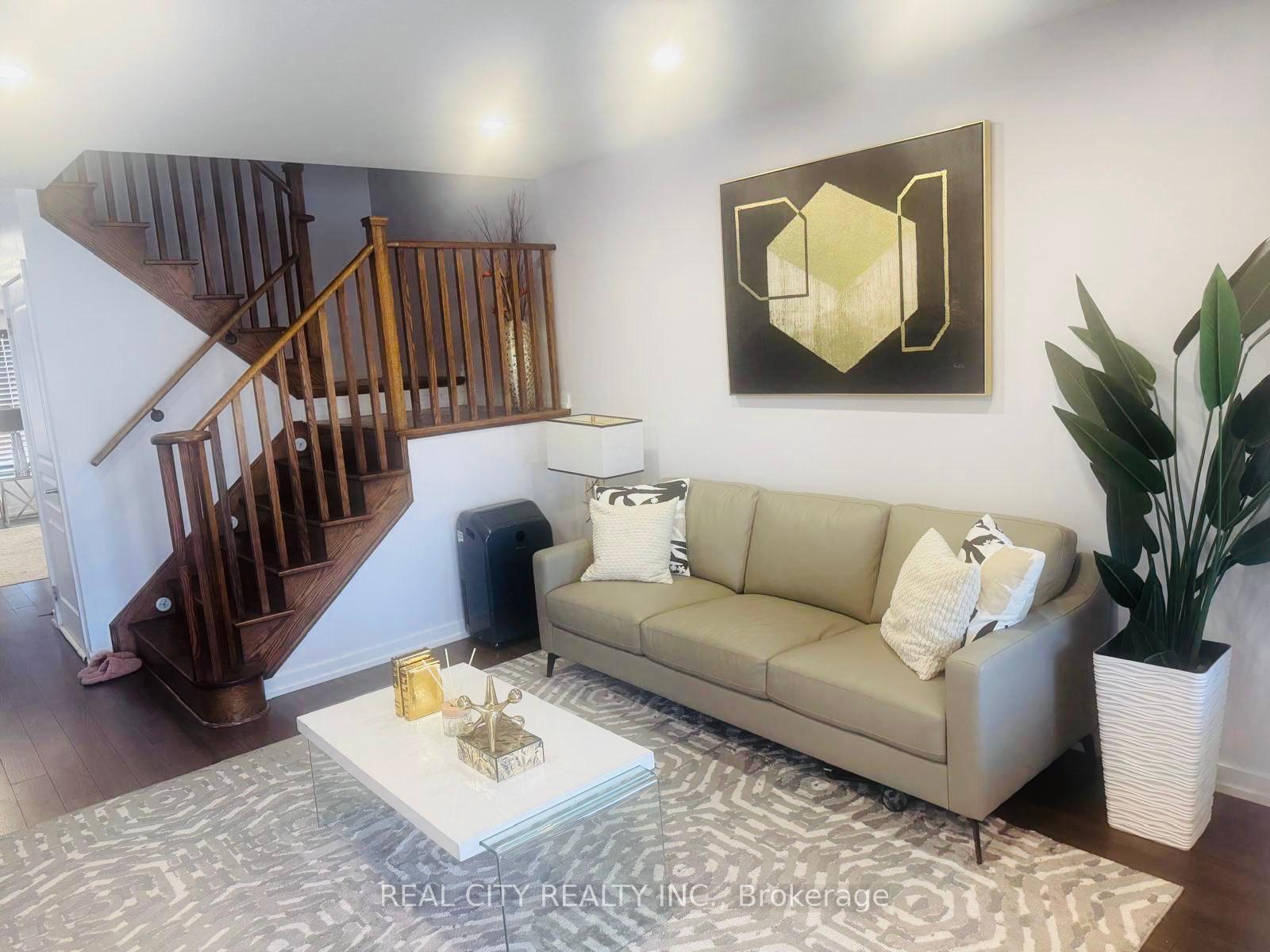 Photo 3 of 115 Bedrock Drive, Hamilton, Stoney Creek Mountain — HOMEH