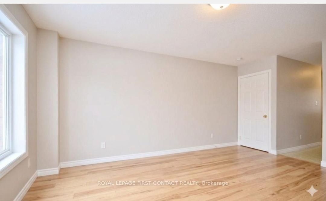 Photo 3 of 88 Michael Crescent, Barrie, East Bayfield — HOMEH