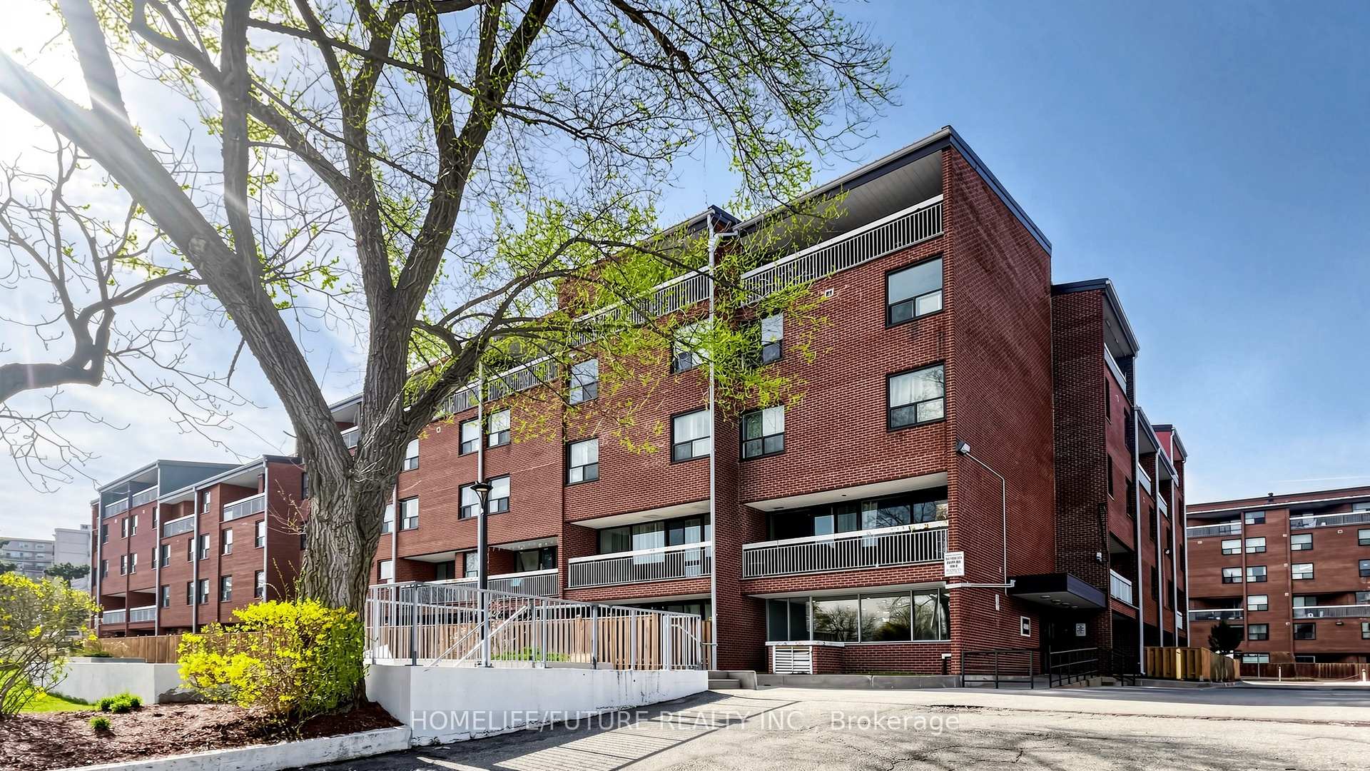 Photo 4 of Unit 204, 4060 Lawrence Avenue E, Scarborough, West Hill — HOMEH