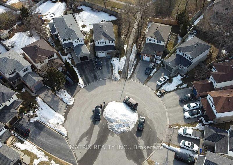 Photo 3 of 17 Summerlea Court, Clarington, Courtice — HOMEH
