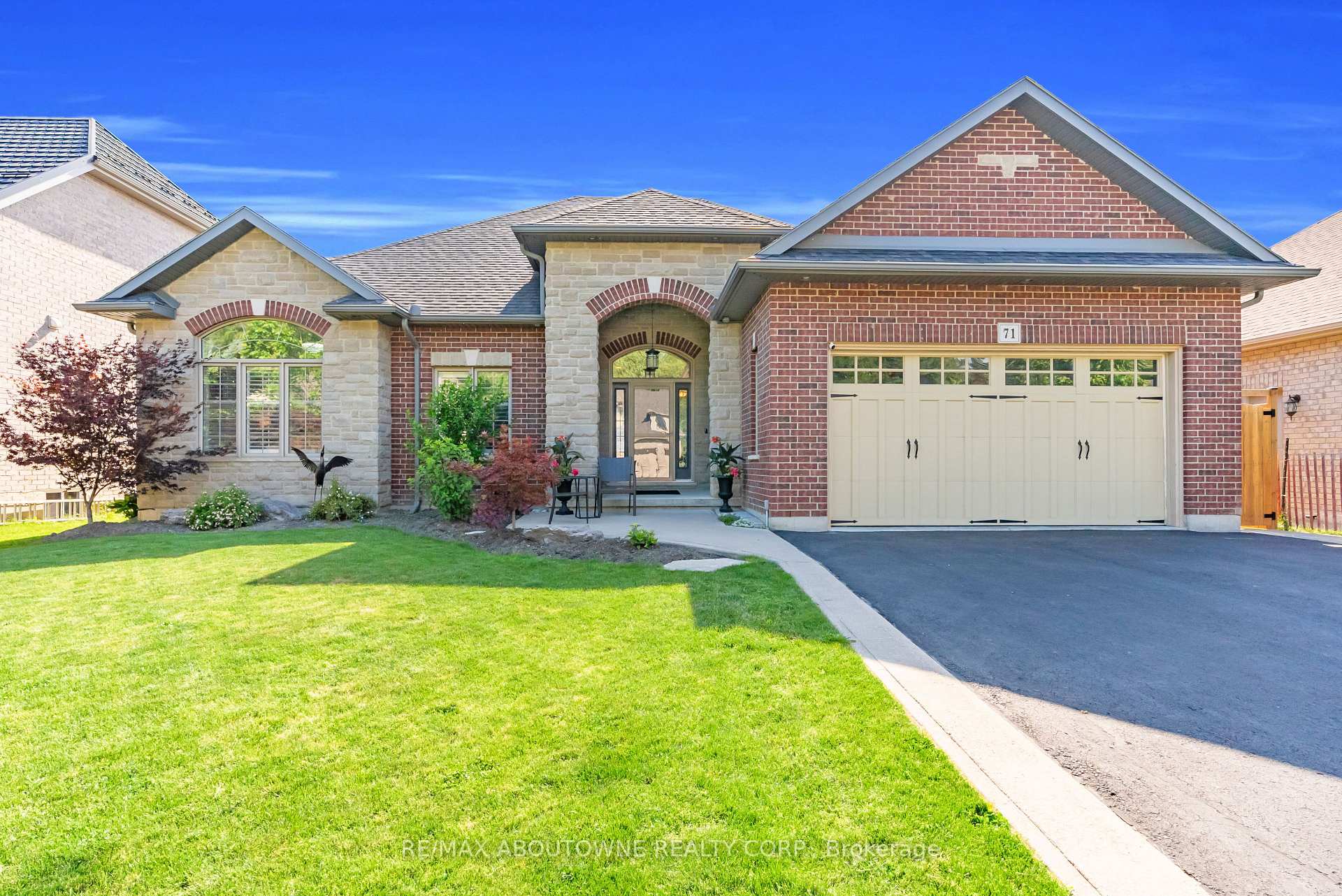 Photo 2 of 71 Newport Lane, Norfolk, Port Dover — HOMEH