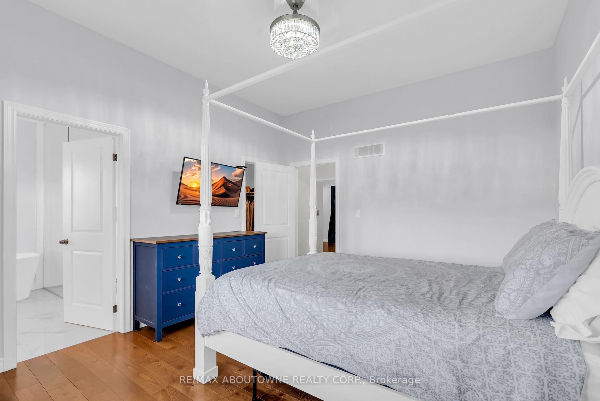 Photo 20 of 71 Newport Lane, Norfolk, Port Dover — HOMEH