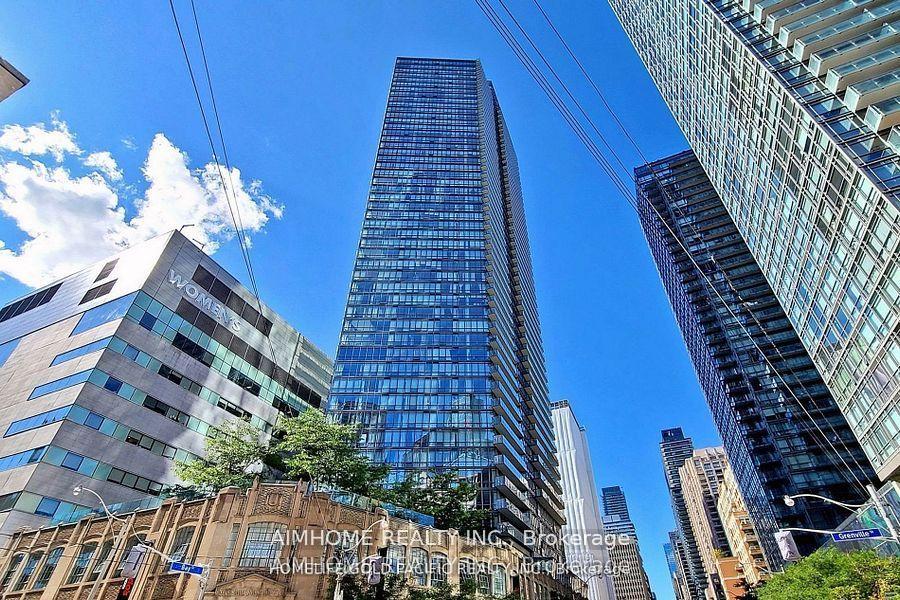 Front of Unit 2506, 832 Bay Street