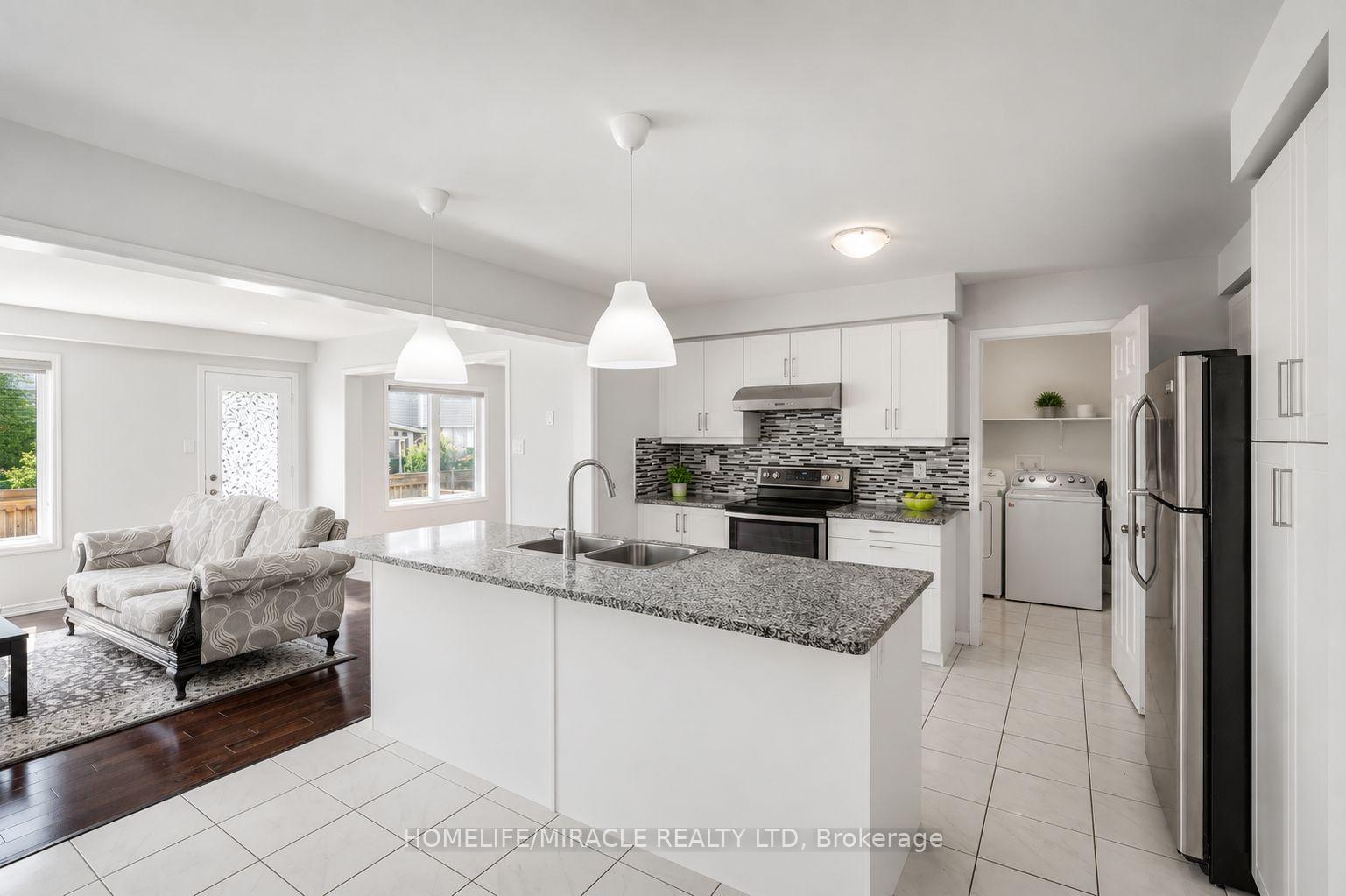 Photo 11 of 7836 Hoptree Road, Niagara Falls, Brown — HOMEH
