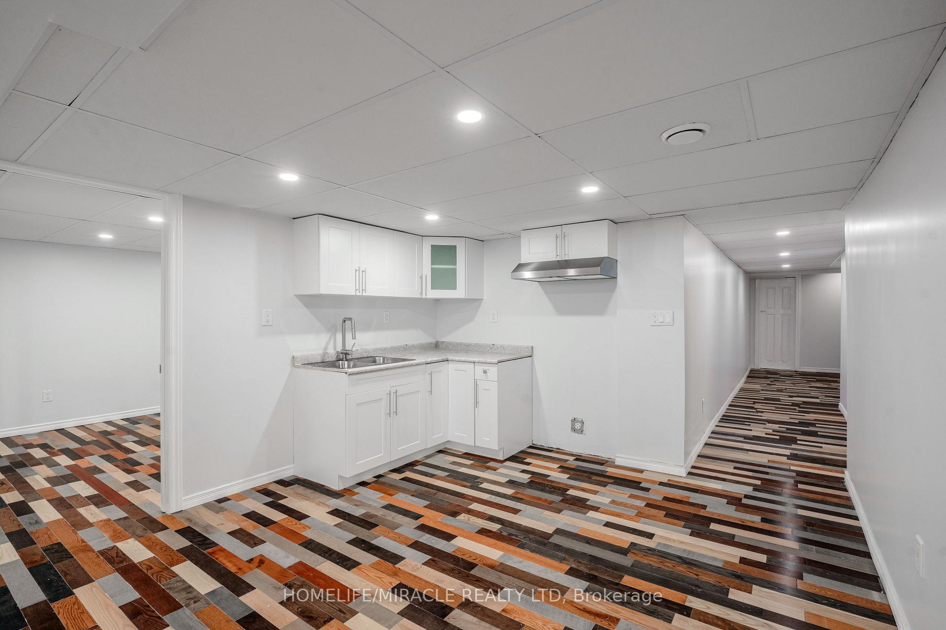 Photo 40 of 7836 Hoptree Road, Niagara Falls, Brown — HOMEH