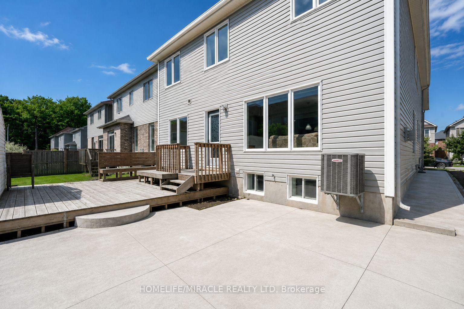 Photo 46 of 7836 Hoptree Road, Niagara Falls, Brown — HOMEH