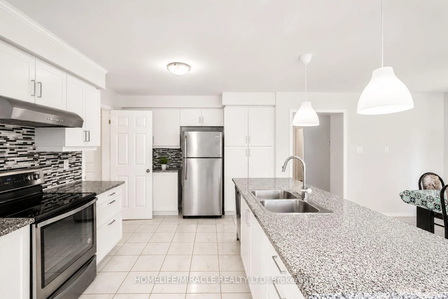 Photo 73 of 7836 Hoptree Road, Niagara Falls, Brown — HOMEH