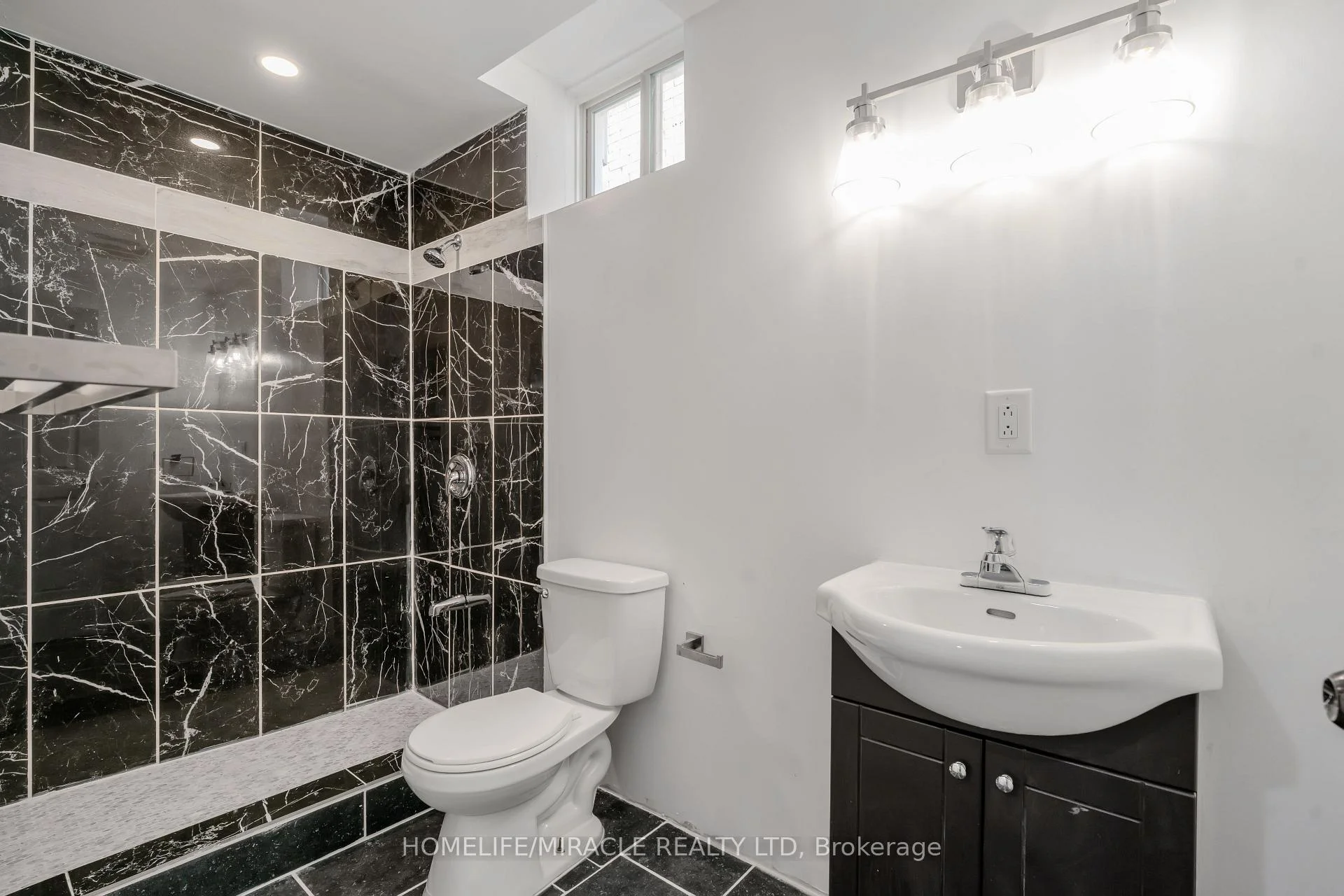 Photo 93 of 7836 Hoptree Road, Niagara Falls, Brown — HOMEH