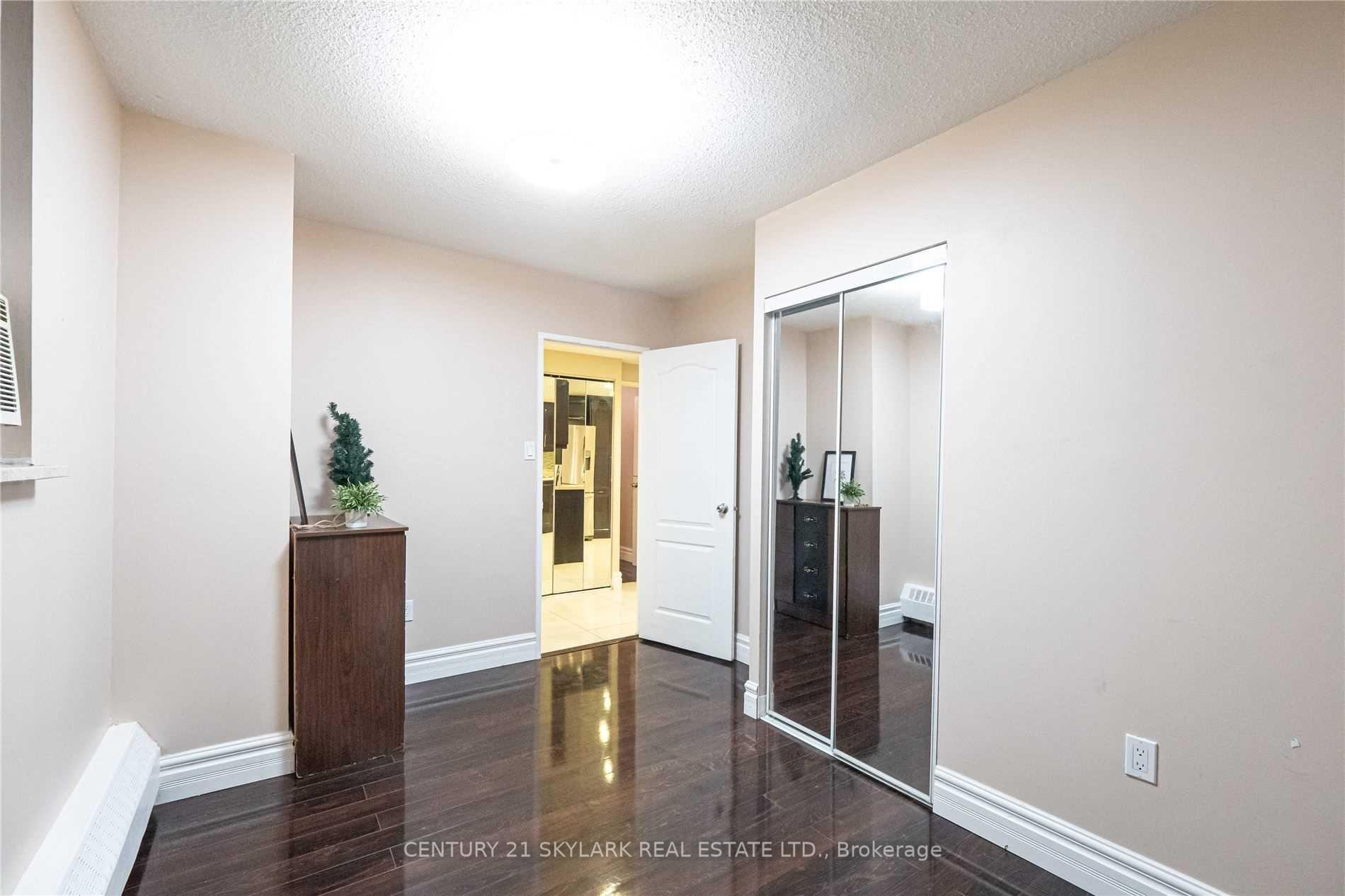 Photo 8 of Unit 1601, 370 Dixon Road, Etobicoke, Kingsview Village-The Westway — HOMEH