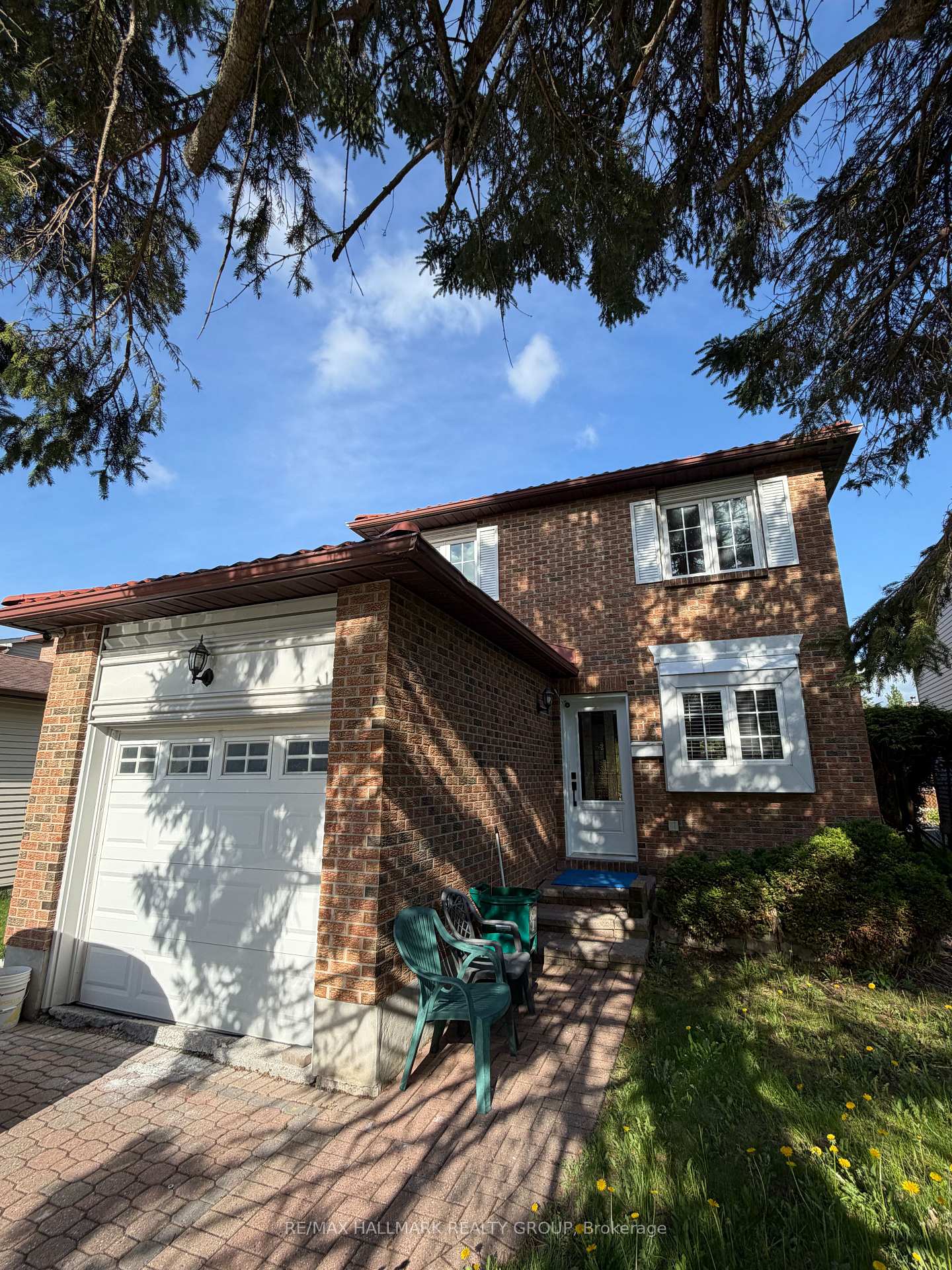 Photo 2 of 13 Raftus Square, Ottawa, Barrhaven - Pheasant Run — HOMEH