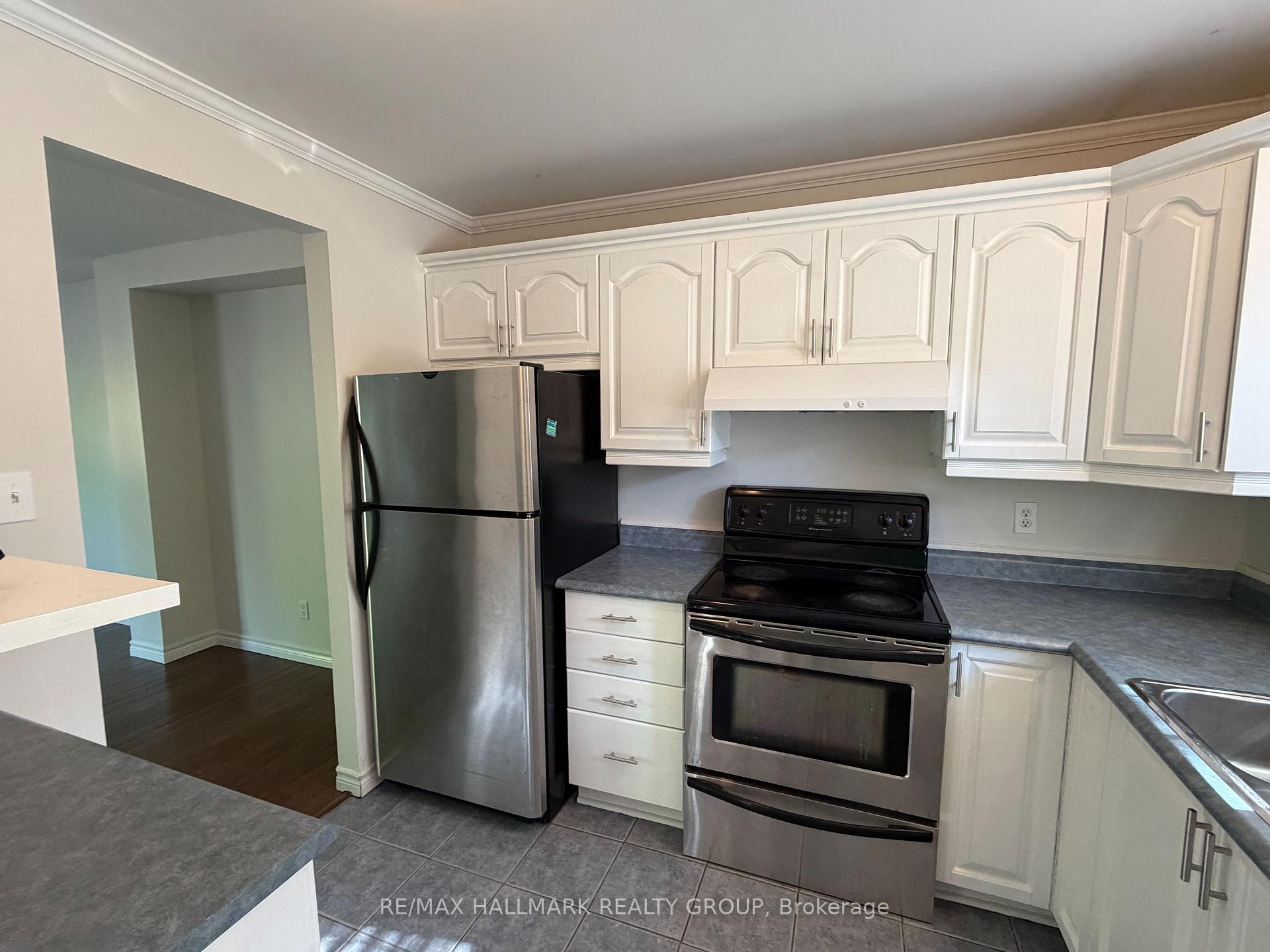Photo 5 of 13 Raftus Square, Ottawa, Barrhaven - Pheasant Run — HOMEH
