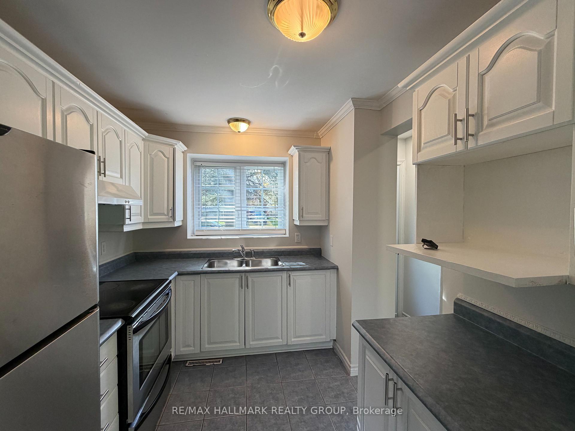 Photo 7 of 13 Raftus Square, Ottawa, Barrhaven - Pheasant Run — HOMEH