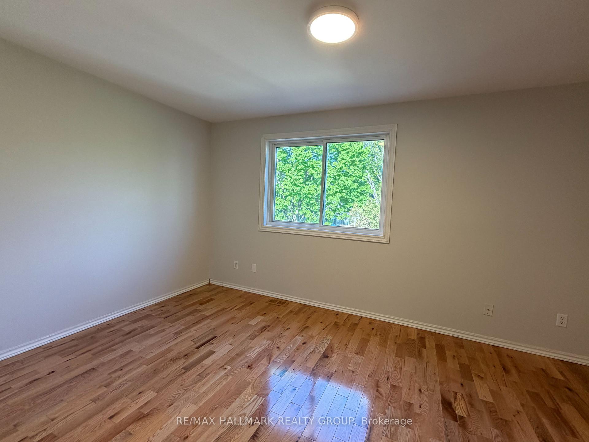 Photo 9 of 13 Raftus Square, Ottawa, Barrhaven - Pheasant Run — HOMEH