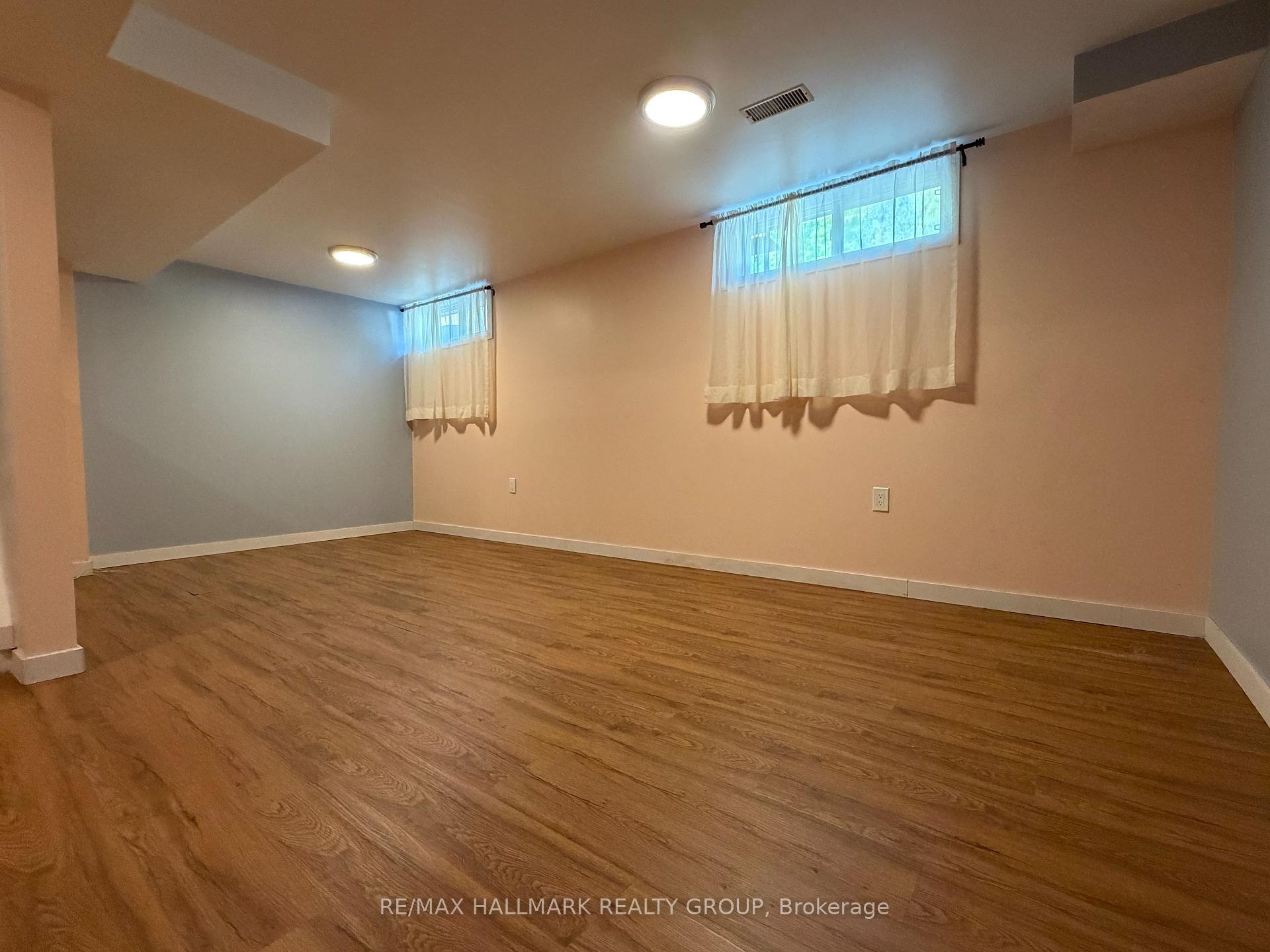 Photo 10 of 13 Raftus Square, Ottawa, Barrhaven - Pheasant Run — HOMEH