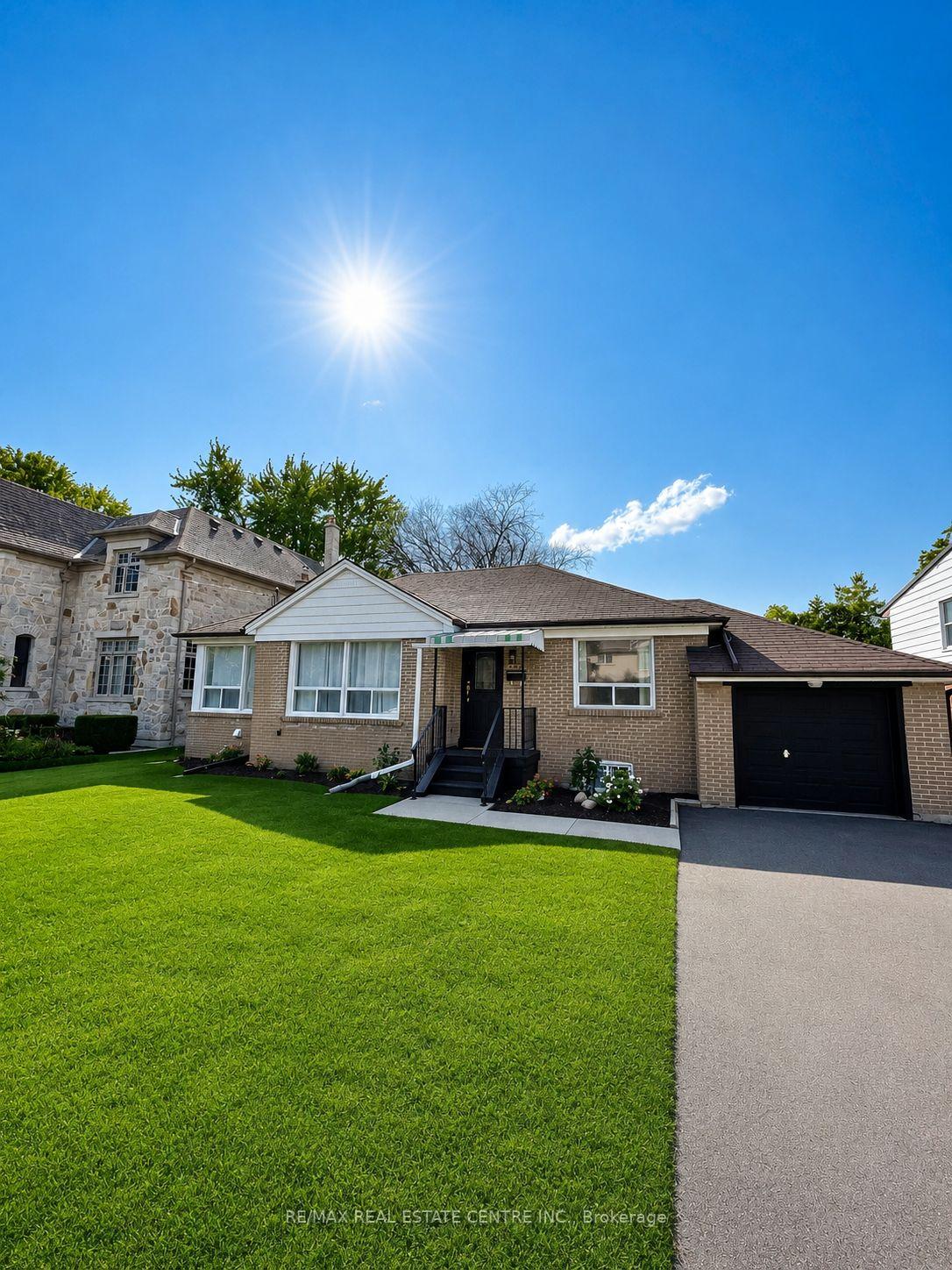 Photo 1 of 24 Smithwood Drive, Etobicoke, Islington-City Centre West — HOMEH
