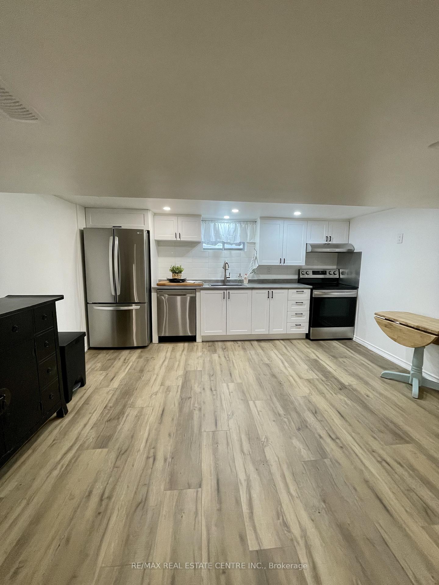 Photo 8 of 24 Smithwood Drive, Etobicoke, Islington-City Centre West — HOMEH