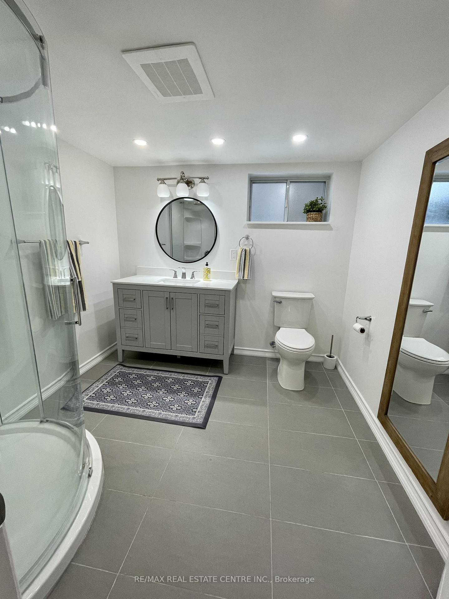 Photo 16 of 24 Smithwood Drive, Etobicoke, Islington-City Centre West — HOMEH