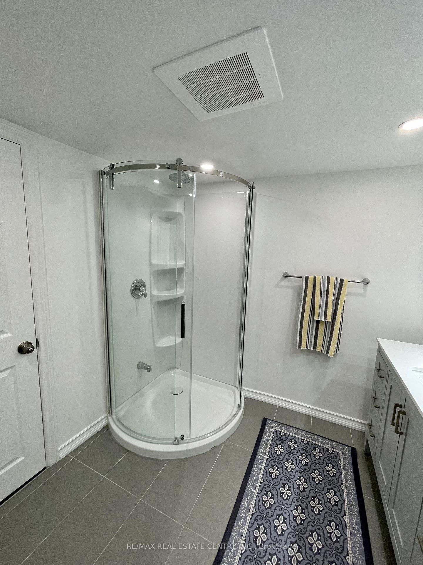 Photo 17 of 24 Smithwood Drive, Etobicoke, Islington-City Centre West — HOMEH